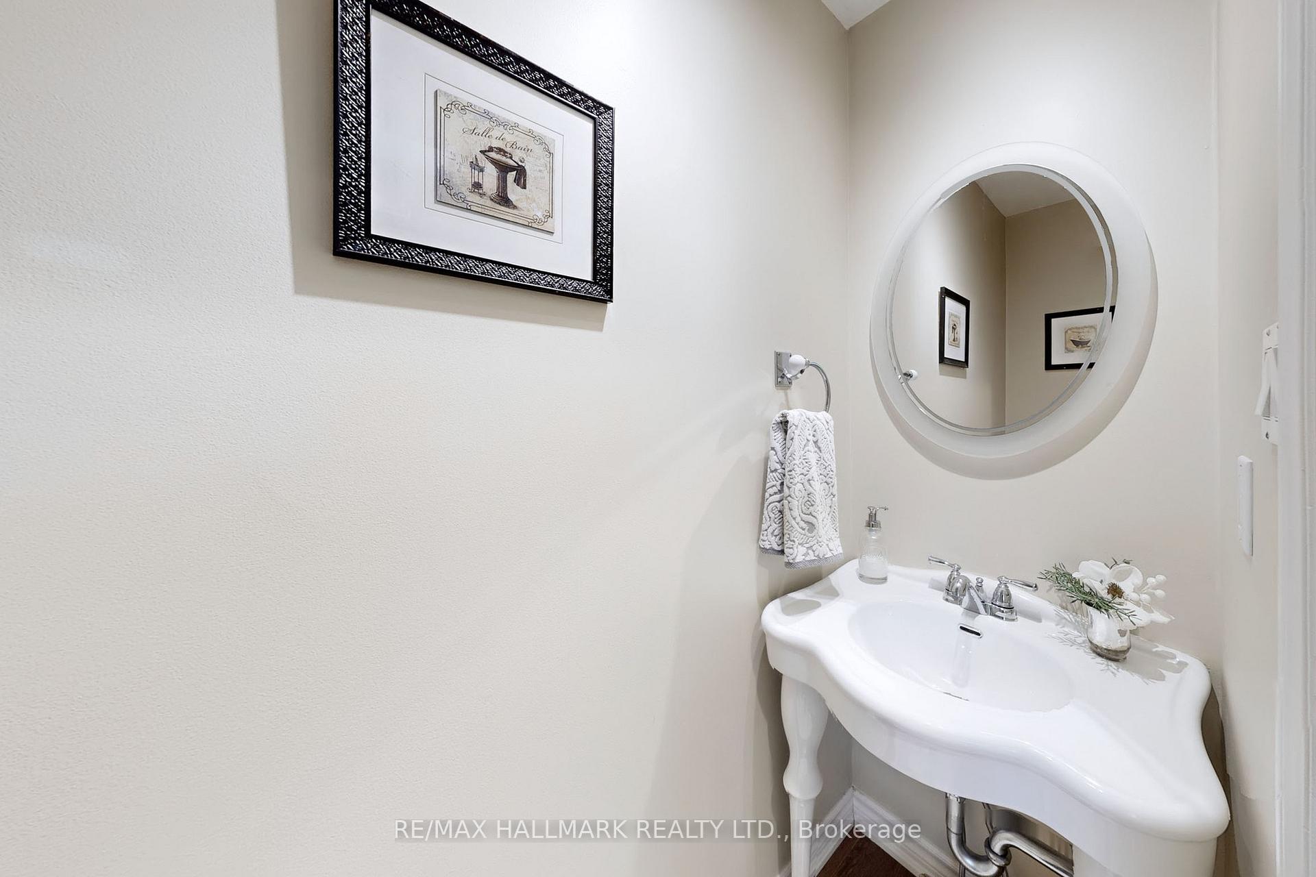 Photo 7 of 38 Rejane Crescent, Vaughan, Crestwood-Springfarm-Yorkhill — HOMEH