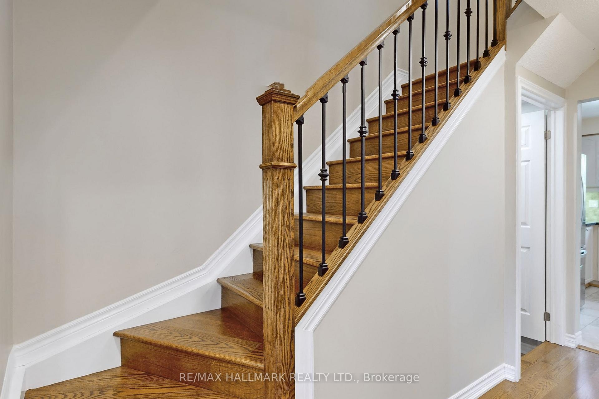 Photo 9 of 38 Rejane Crescent, Vaughan, Crestwood-Springfarm-Yorkhill — HOMEH