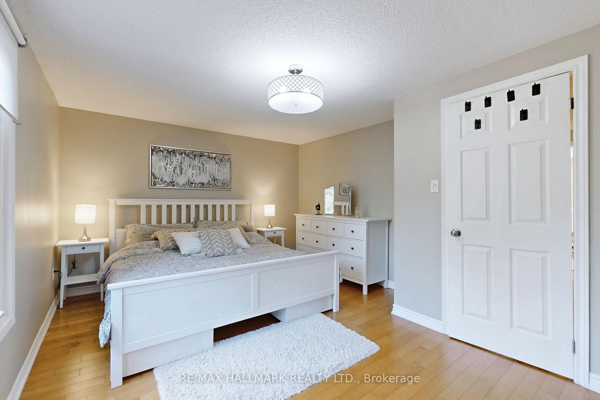 Photo 22 of 38 Rejane Crescent, Vaughan, Crestwood-Springfarm-Yorkhill — HOMEH