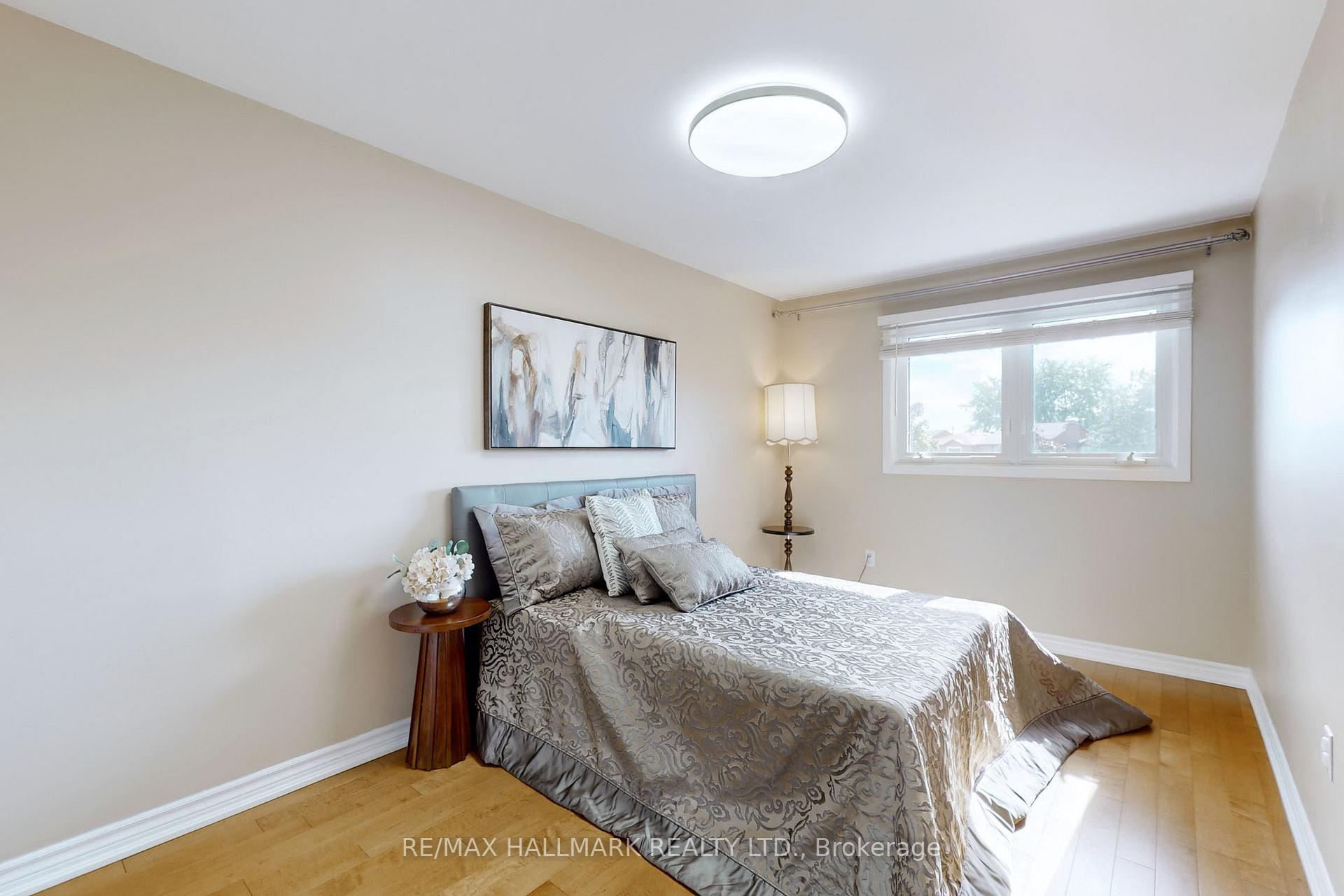 Photo 12 of 38 Rejane Crescent, Vaughan, Crestwood-Springfarm-Yorkhill — HOMEH