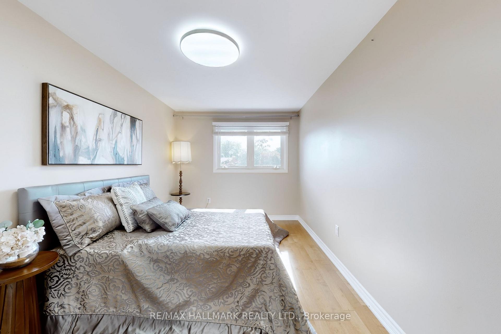 Photo 14 of 38 Rejane Crescent, Vaughan, Crestwood-Springfarm-Yorkhill — HOMEH