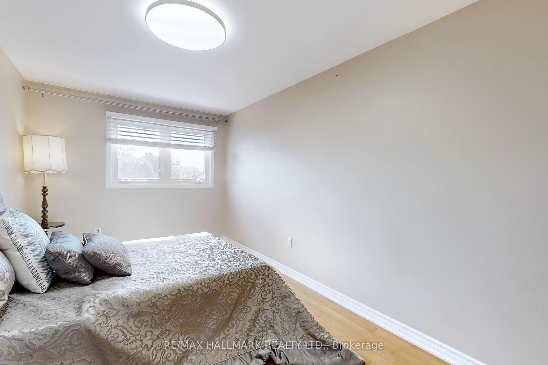 Photo 25 of 38 Rejane Crescent, Vaughan, Crestwood-Springfarm-Yorkhill — HOMEH