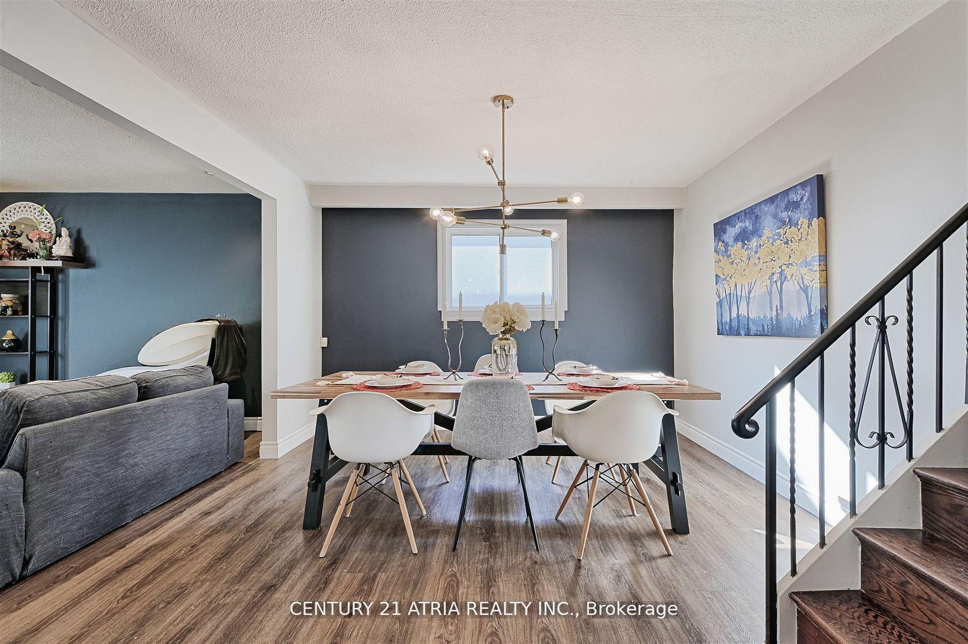 Photo 6 of 41 Pringle Avenue, Markham, Markham Village — HOMEH