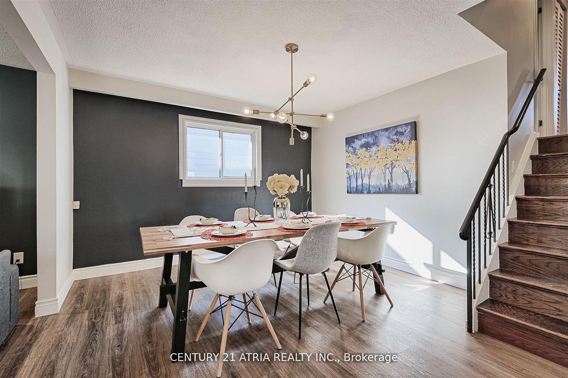 Photo 7 of 41 Pringle Avenue, Markham, Markham Village — HOMEH