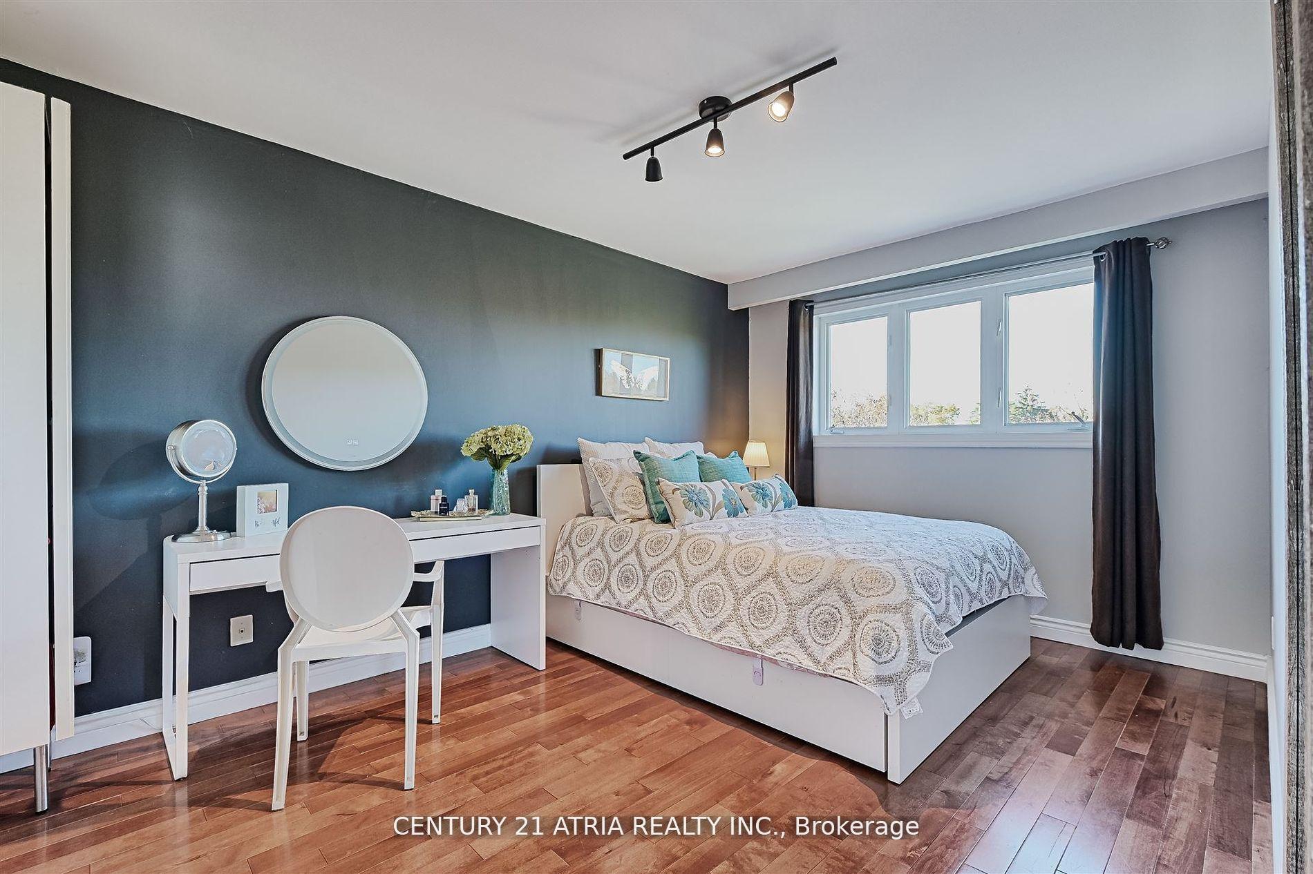 Photo 13 of 41 Pringle Avenue, Markham, Markham Village — HOMEH