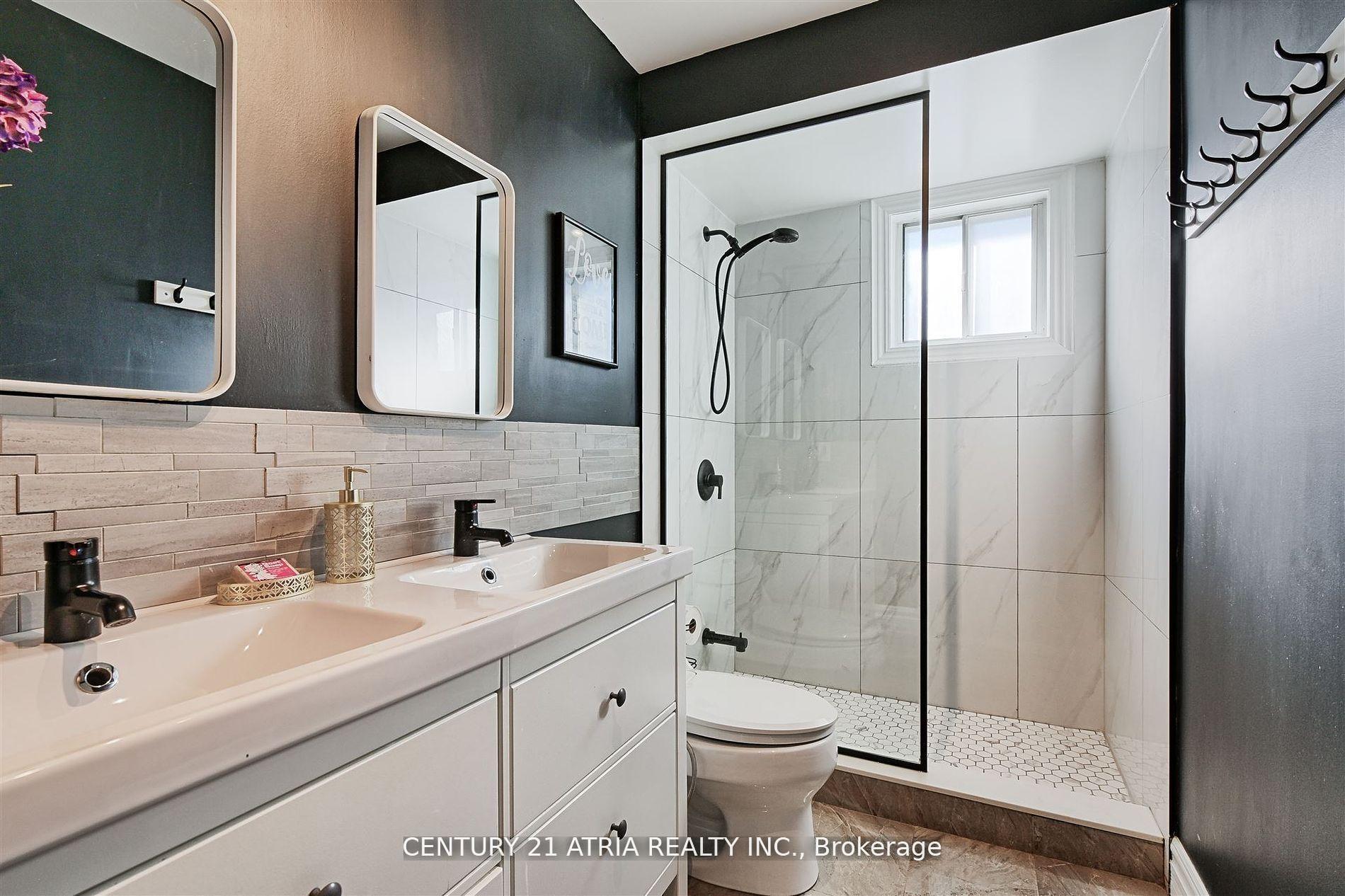 Photo 8 of 41 Pringle Avenue, Markham, Markham Village — HOMEH