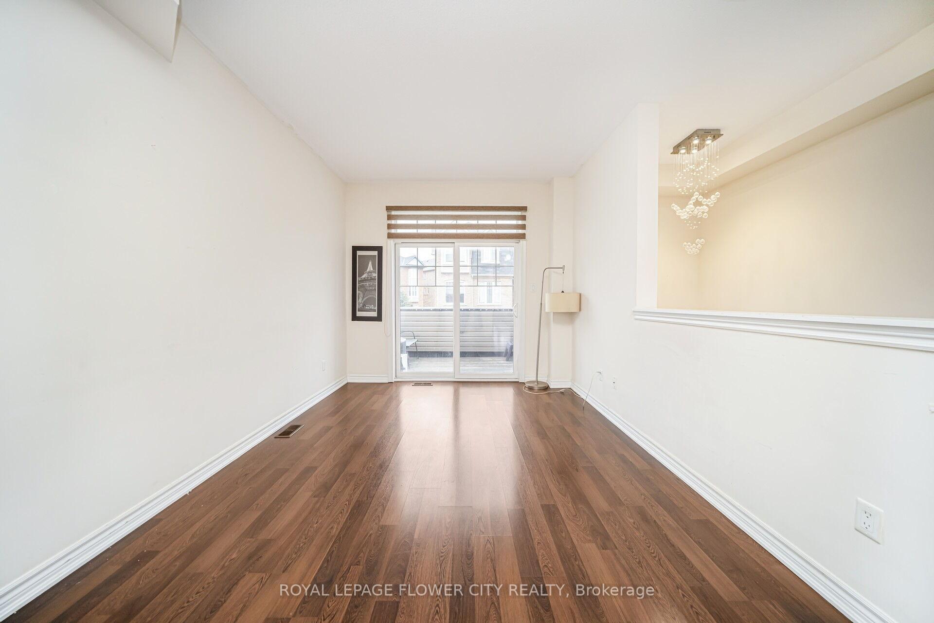 Photo 4 of 82 Magdalene Crescent, Brampton, Heart Lake East — HOMEH