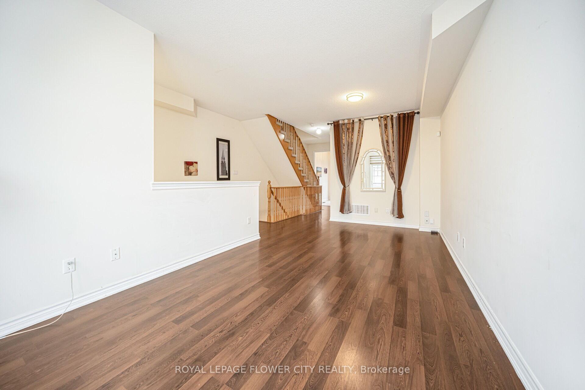 Photo 8 of 82 Magdalene Crescent, Brampton, Heart Lake East — HOMEH