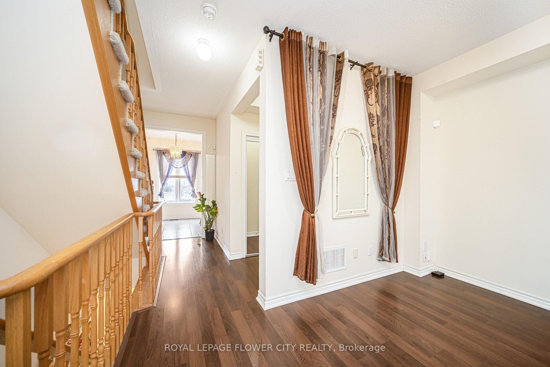 Photo 13 of 82 Magdalene Crescent, Brampton, Heart Lake East — HOMEH