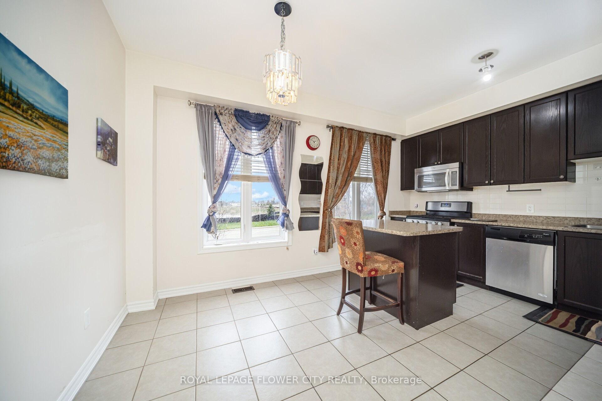 Photo 24 of 82 Magdalene Crescent, Brampton, Heart Lake East — HOMEH