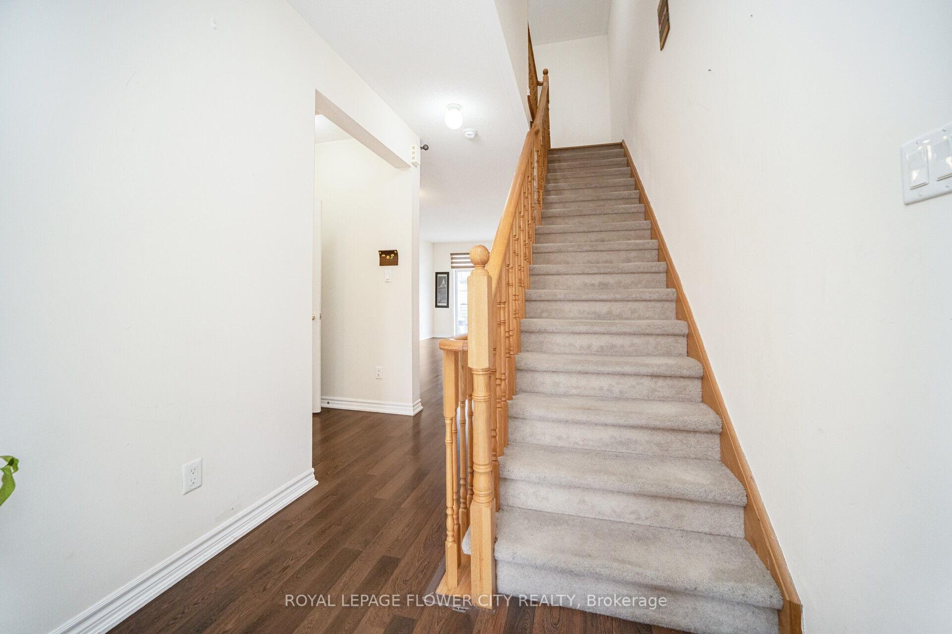 Photo 15 of 82 Magdalene Crescent, Brampton, Heart Lake East — HOMEH