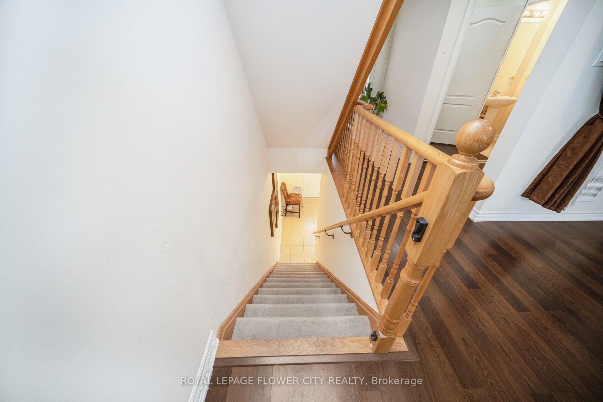 Photo 14 of 82 Magdalene Crescent, Brampton, Heart Lake East — HOMEH