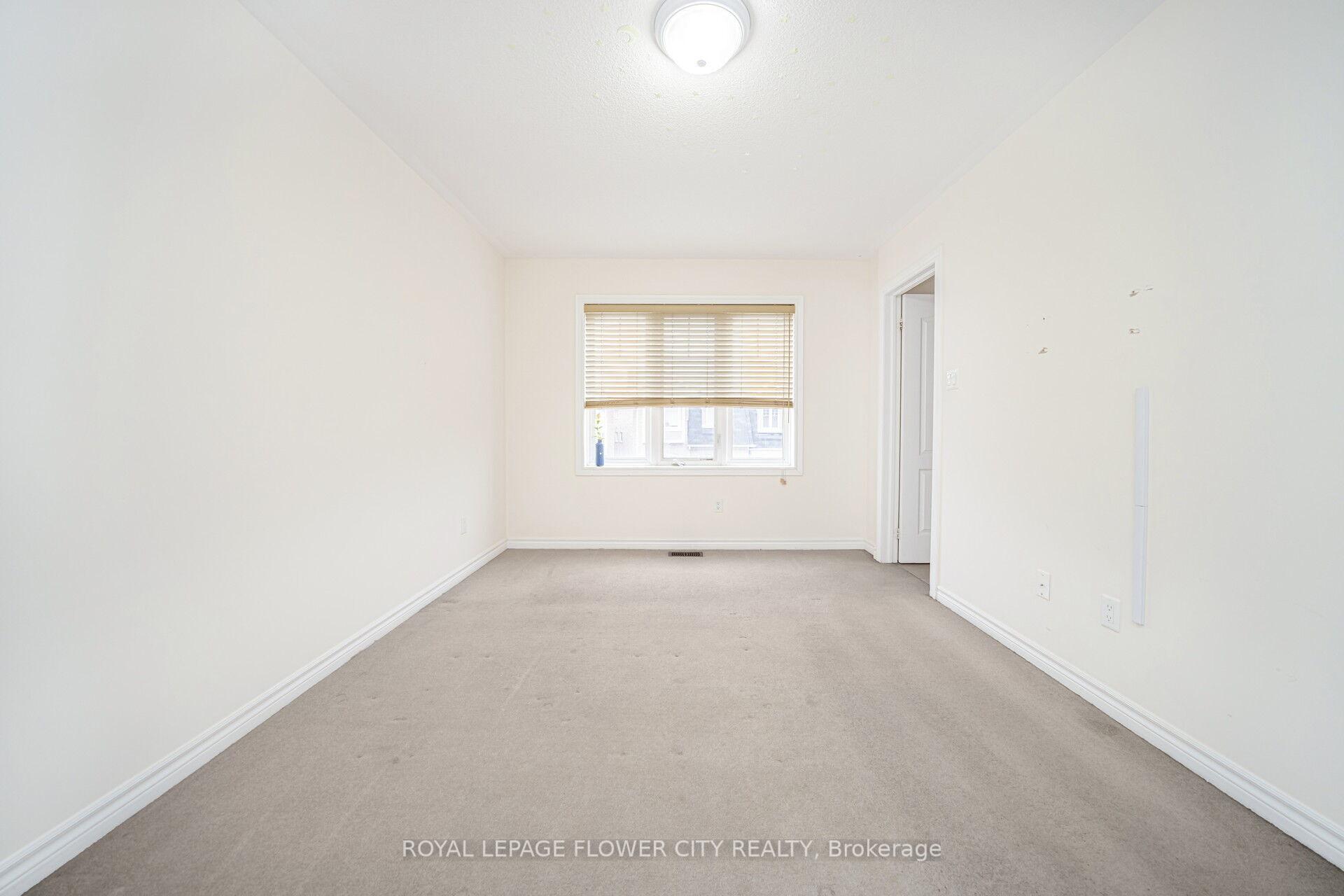 Photo 22 of 82 Magdalene Crescent, Brampton, Heart Lake East — HOMEH