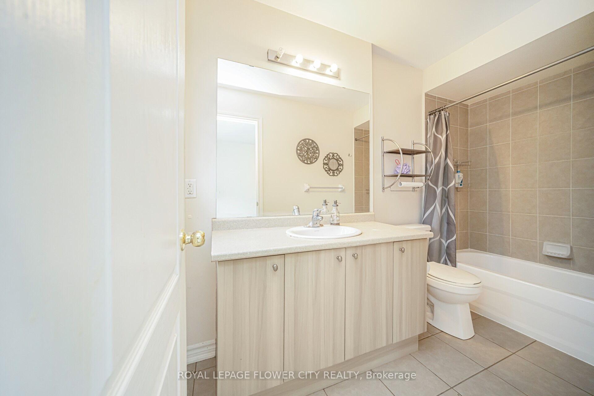 Photo 30 of 82 Magdalene Crescent, Brampton, Heart Lake East — HOMEH