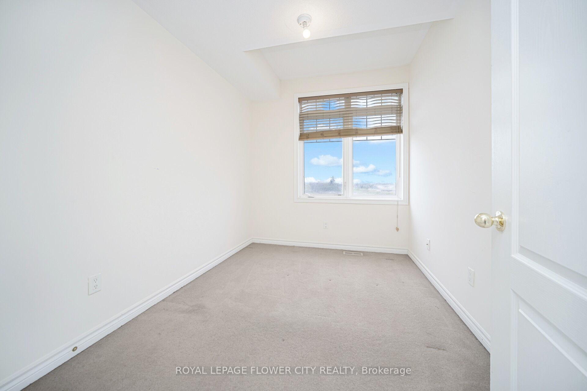 Photo 47 of 82 Magdalene Crescent, Brampton, Heart Lake East — HOMEH