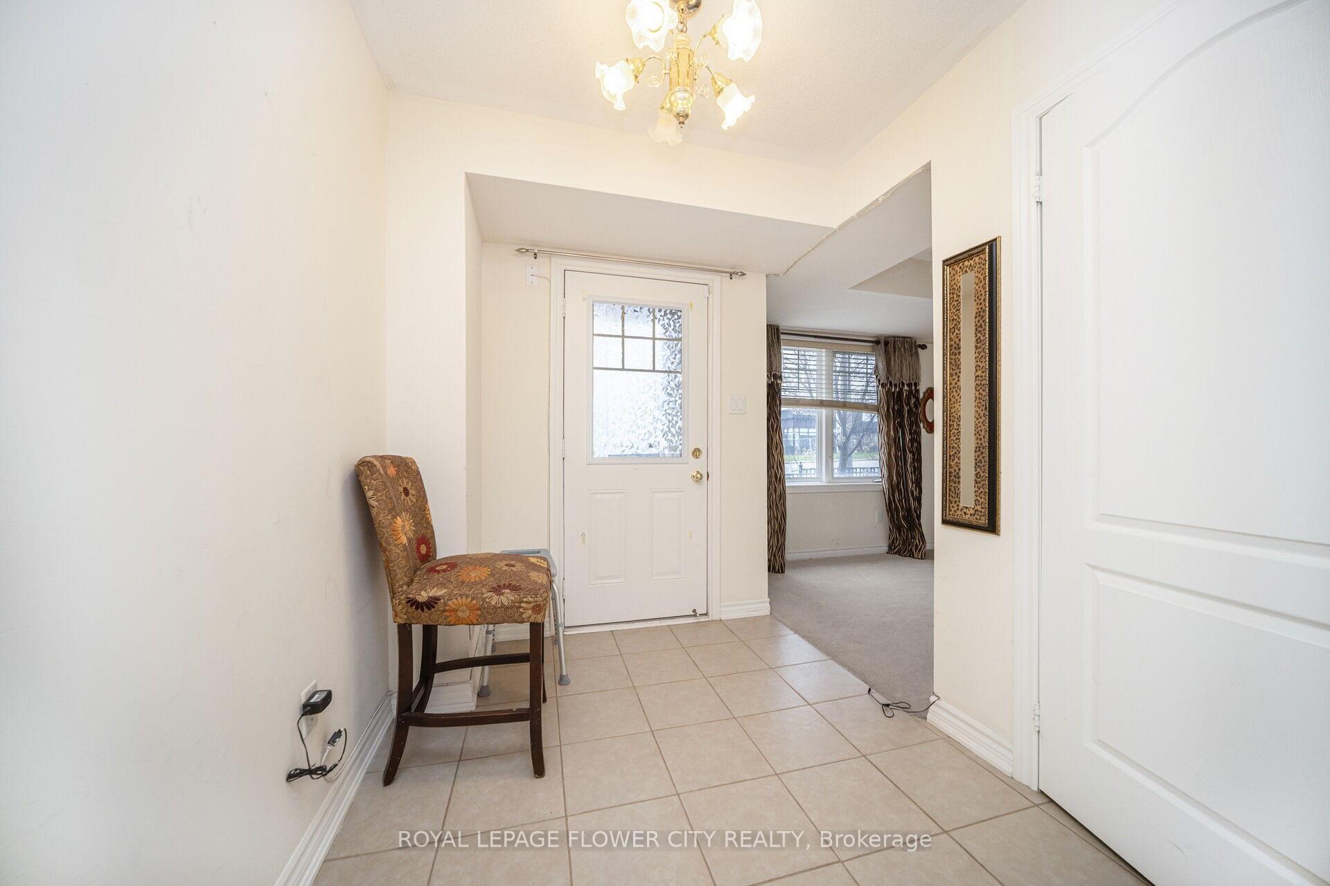 Photo 34 of 82 Magdalene Crescent, Brampton, Heart Lake East — HOMEH