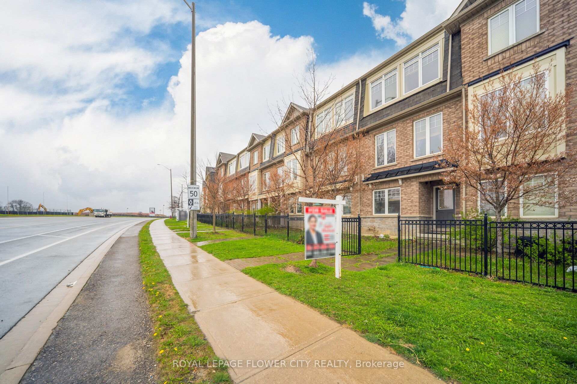 Photo 50 of 82 Magdalene Crescent, Brampton, Heart Lake East — HOMEH