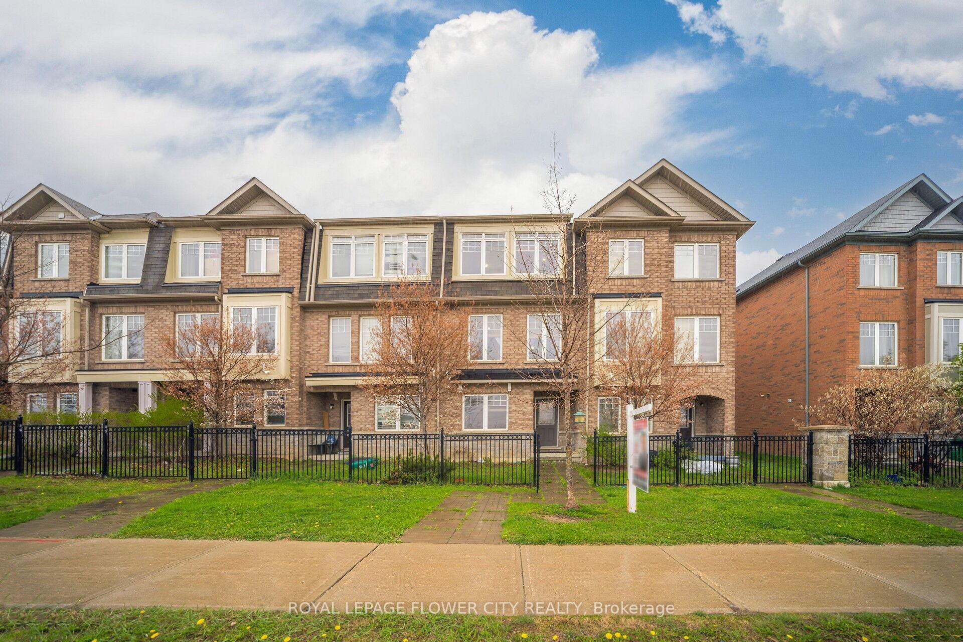 Photo 40 of 82 Magdalene Crescent, Brampton, Heart Lake East — HOMEH