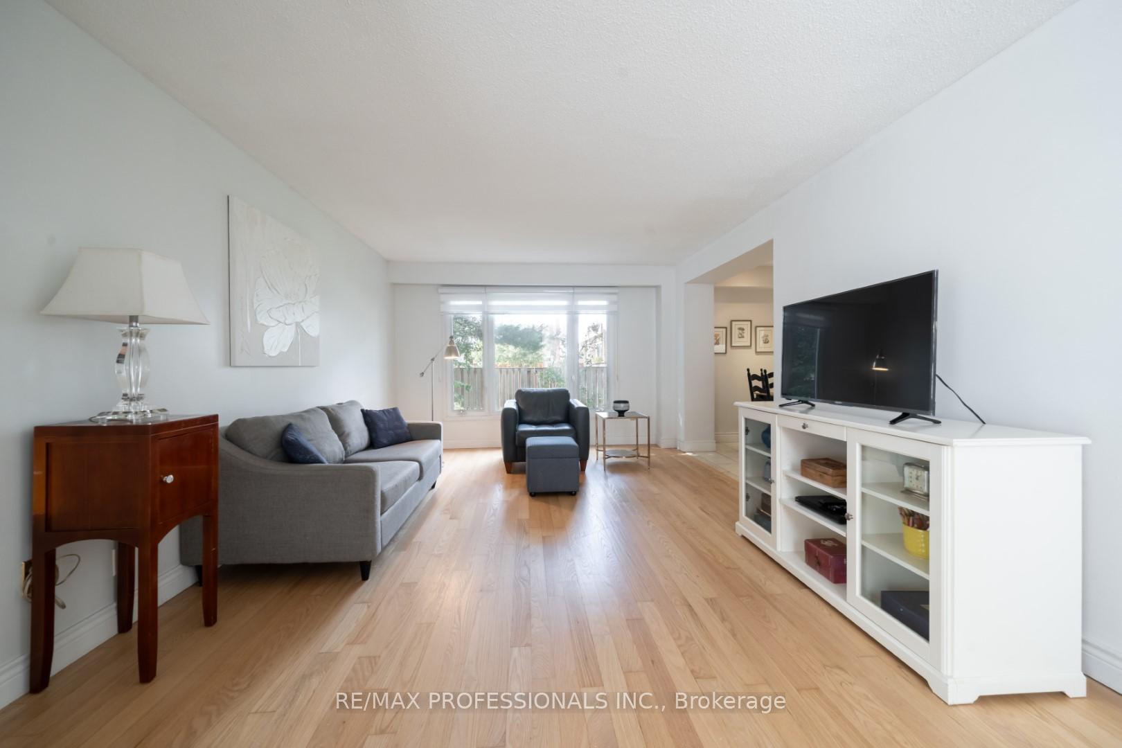 Photo 11 of 42 Reynier Drive, Brampton, Heart Lake East — HOMEH