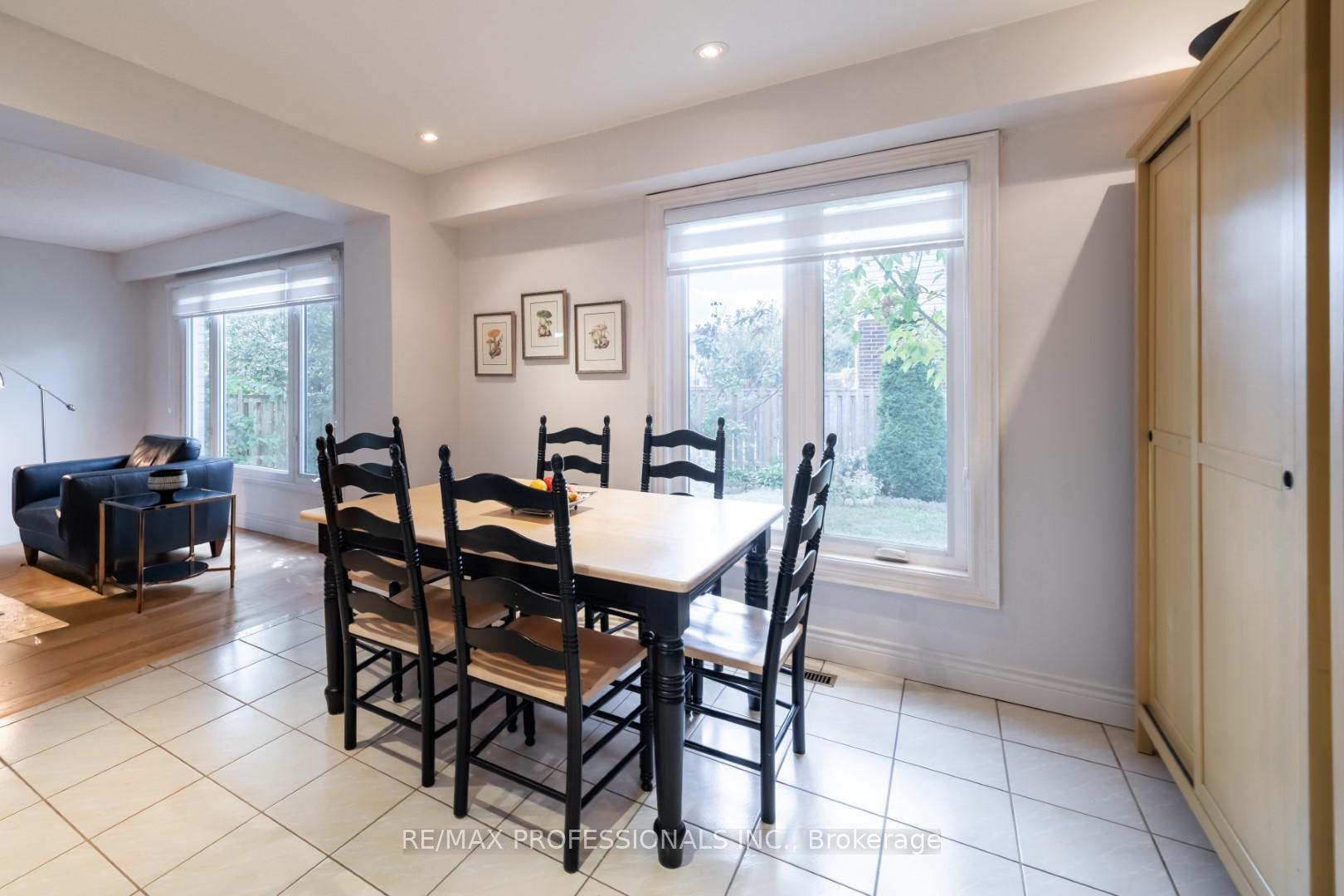 Photo 3 of 42 Reynier Drive, Brampton, Heart Lake East — HOMEH