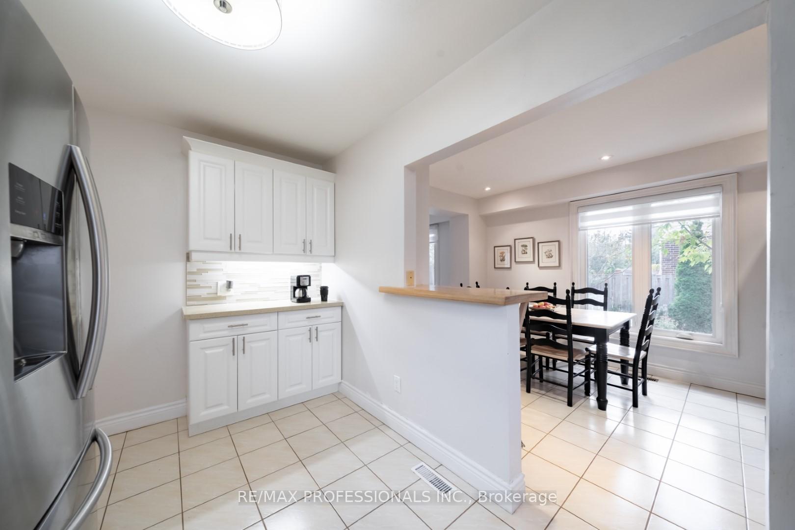 Photo 10 of 42 Reynier Drive, Brampton, Heart Lake East — HOMEH