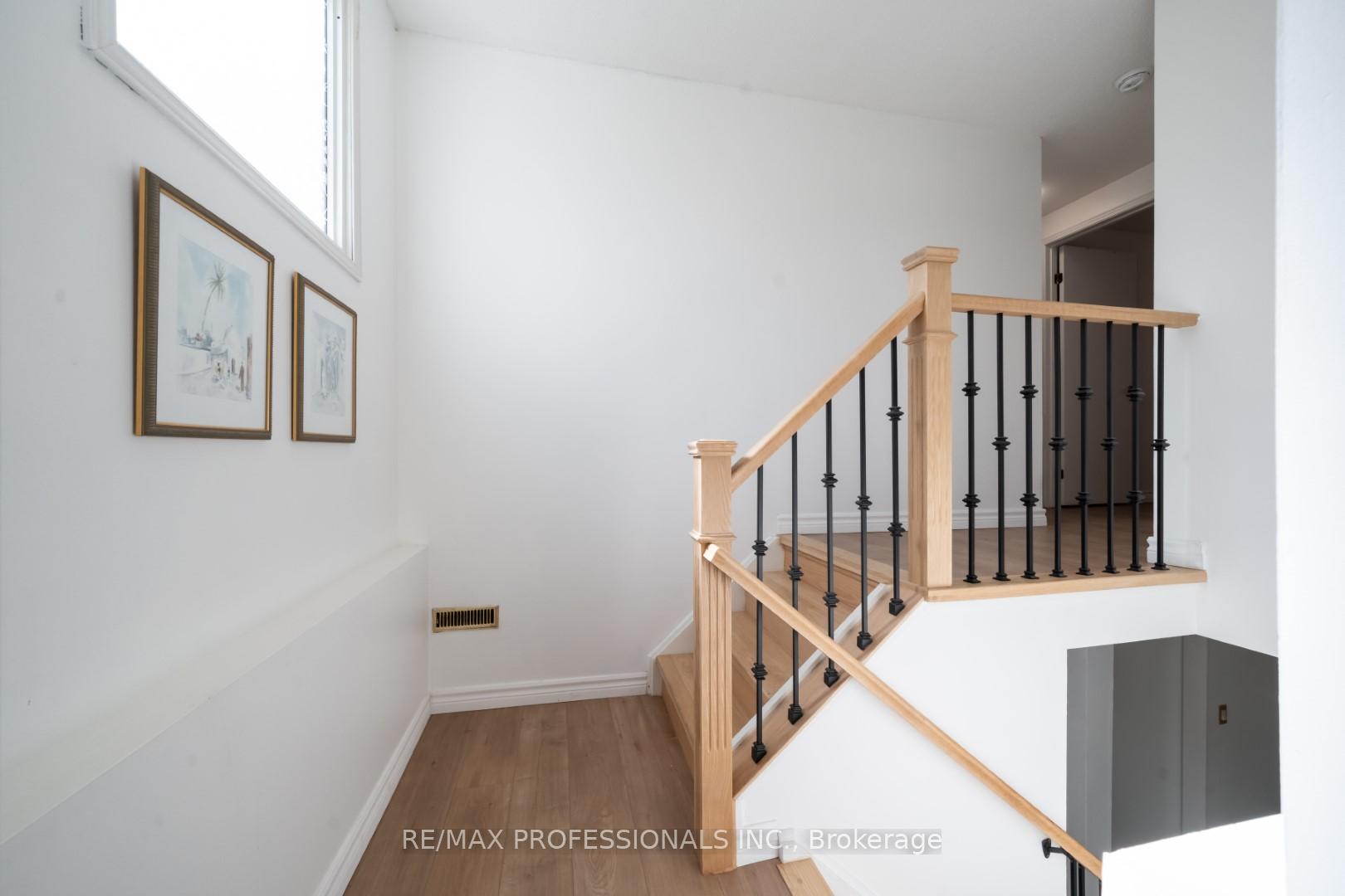 Photo 14 of 42 Reynier Drive, Brampton, Heart Lake East — HOMEH