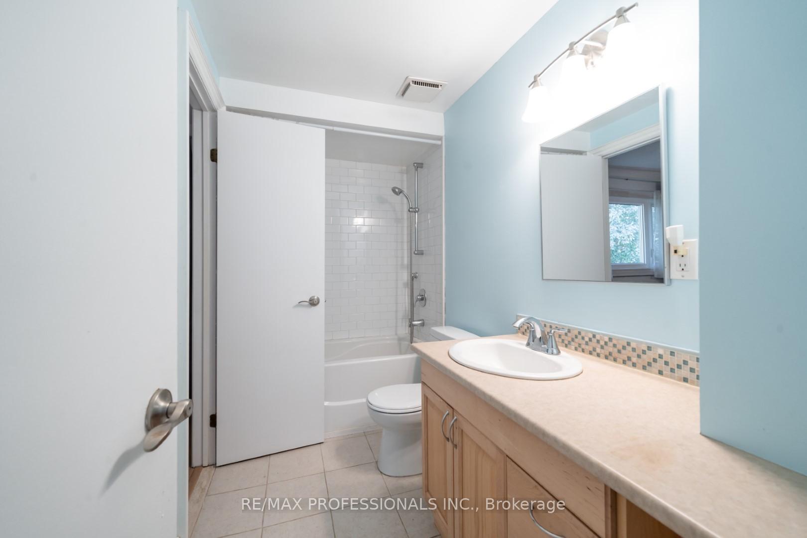 Photo 29 of 42 Reynier Drive, Brampton, Heart Lake East — HOMEH