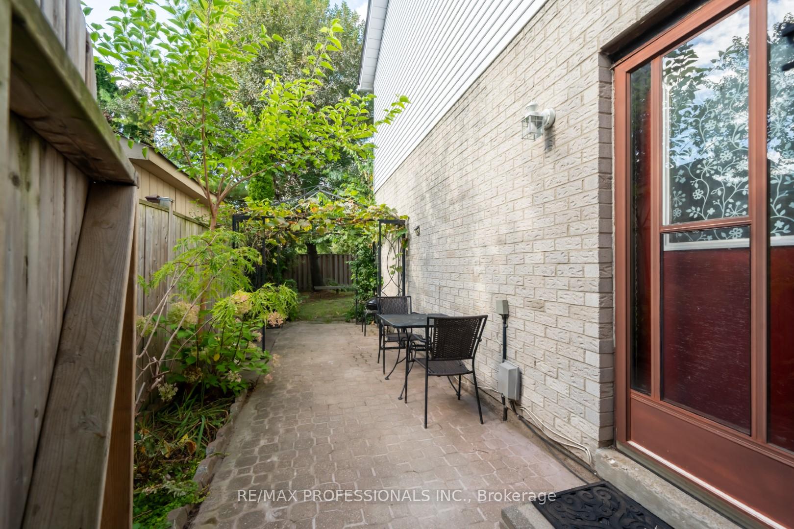 Photo 25 of 42 Reynier Drive, Brampton, Heart Lake East — HOMEH