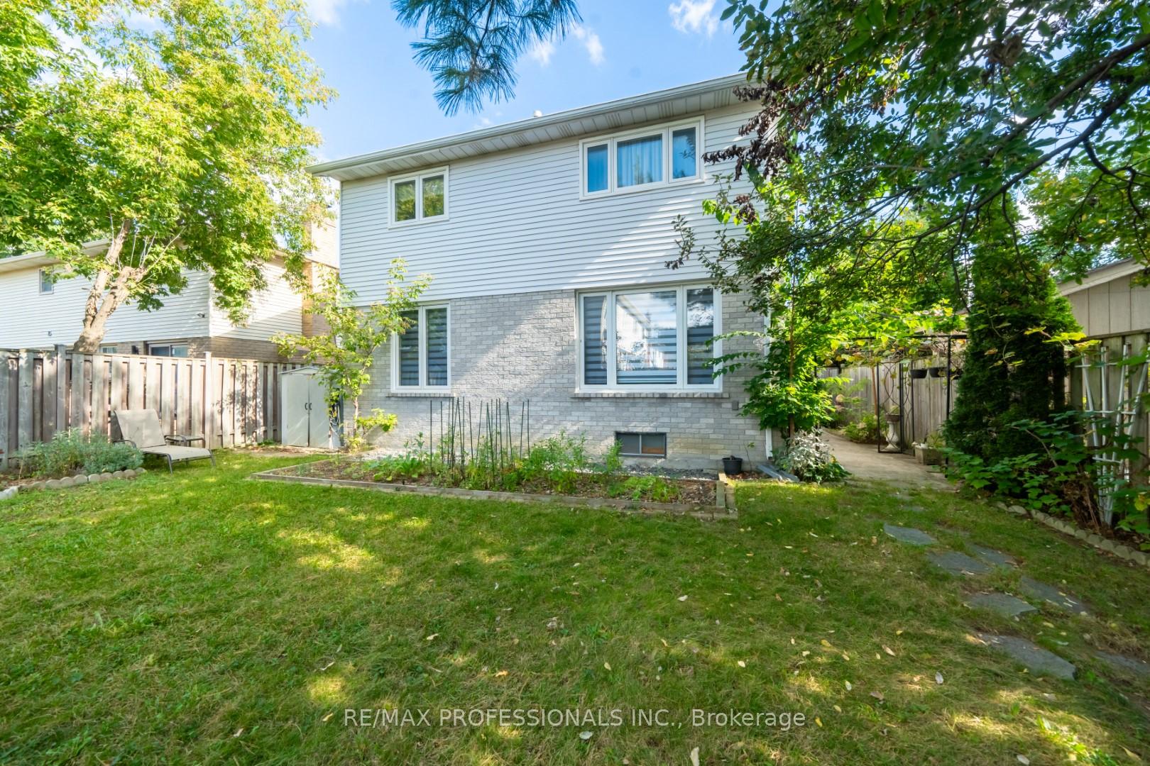 Photo 22 of 42 Reynier Drive, Brampton, Heart Lake East — HOMEH
