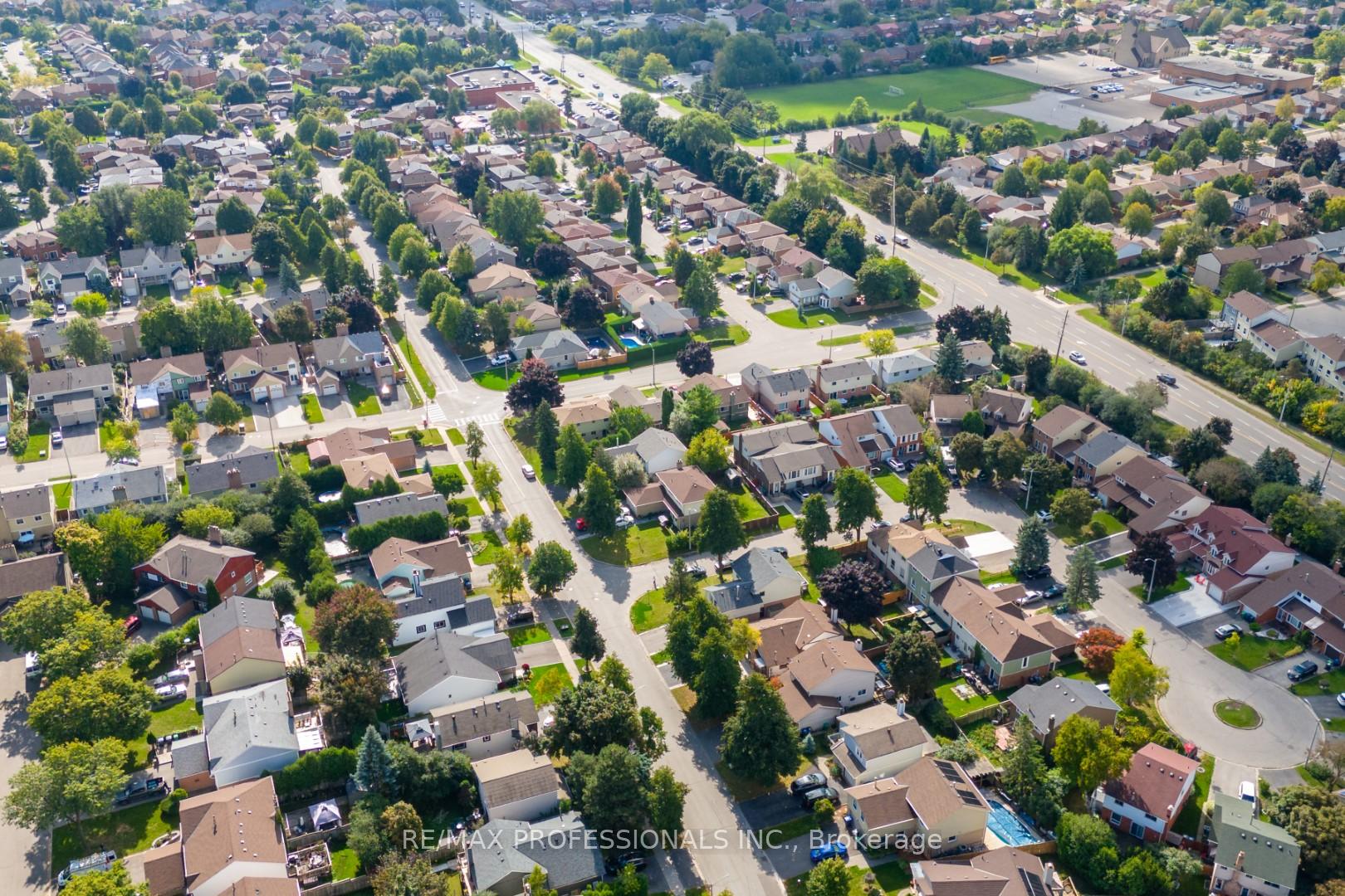 Photo 27 of 42 Reynier Drive, Brampton, Heart Lake East — HOMEH