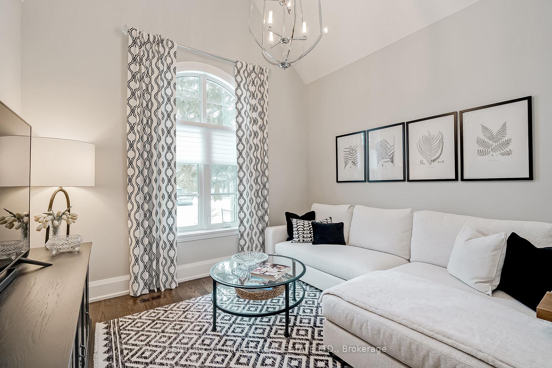 Photo 3 of 1369 Wilson Avenue, Mississauga, Mineola — HOMEH