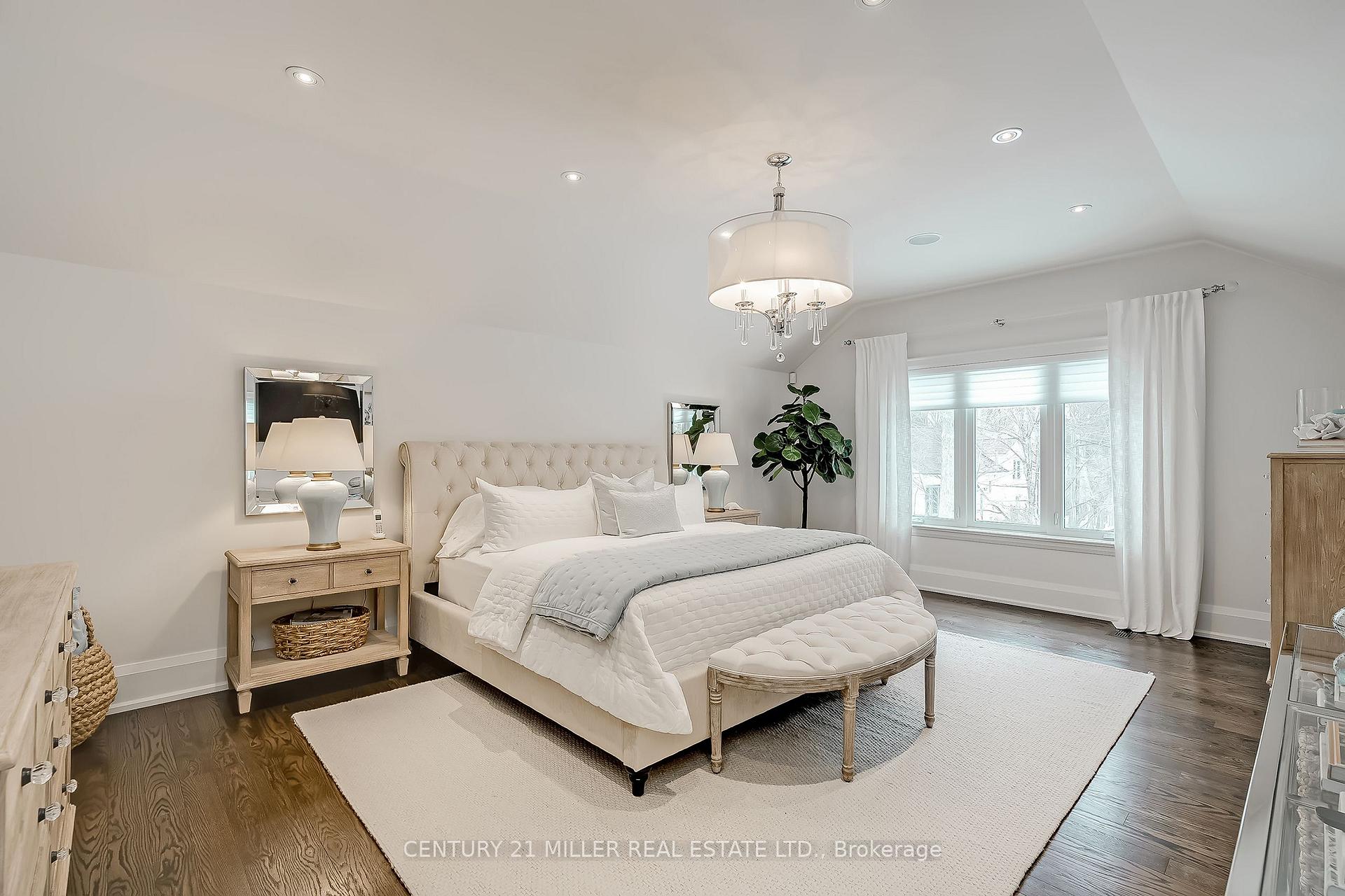 Photo 10 of 1369 Wilson Avenue, Mississauga, Mineola — HOMEH