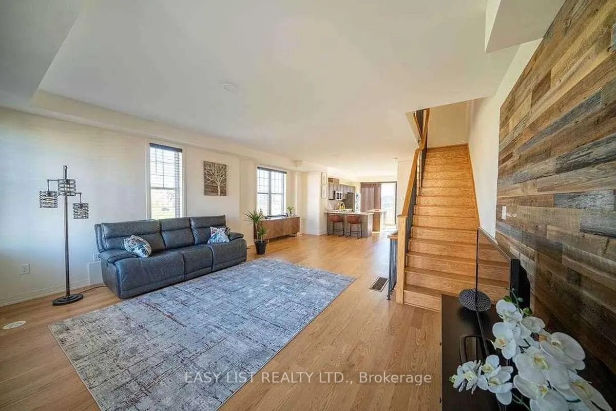 Photo 8 of 49 Prince William Boulevard, Clarington, Bowmanville — HOMEH
