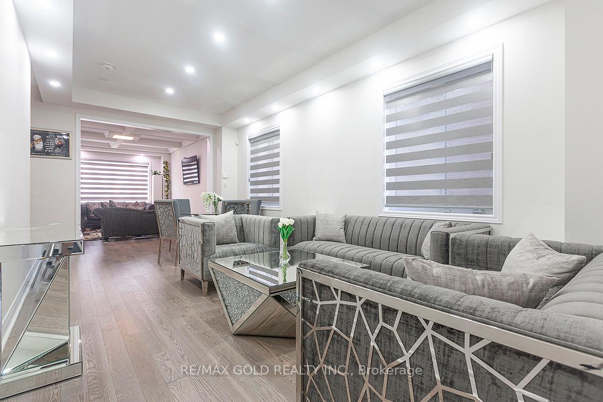 Photo 7 of 29 Michener Drive, Brampton, Sandringham-Wellington North — HOMEH