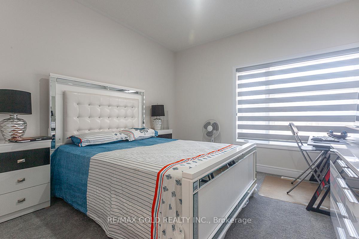 Photo 6 of 29 Michener Drive, Brampton, Sandringham-Wellington North — HOMEH