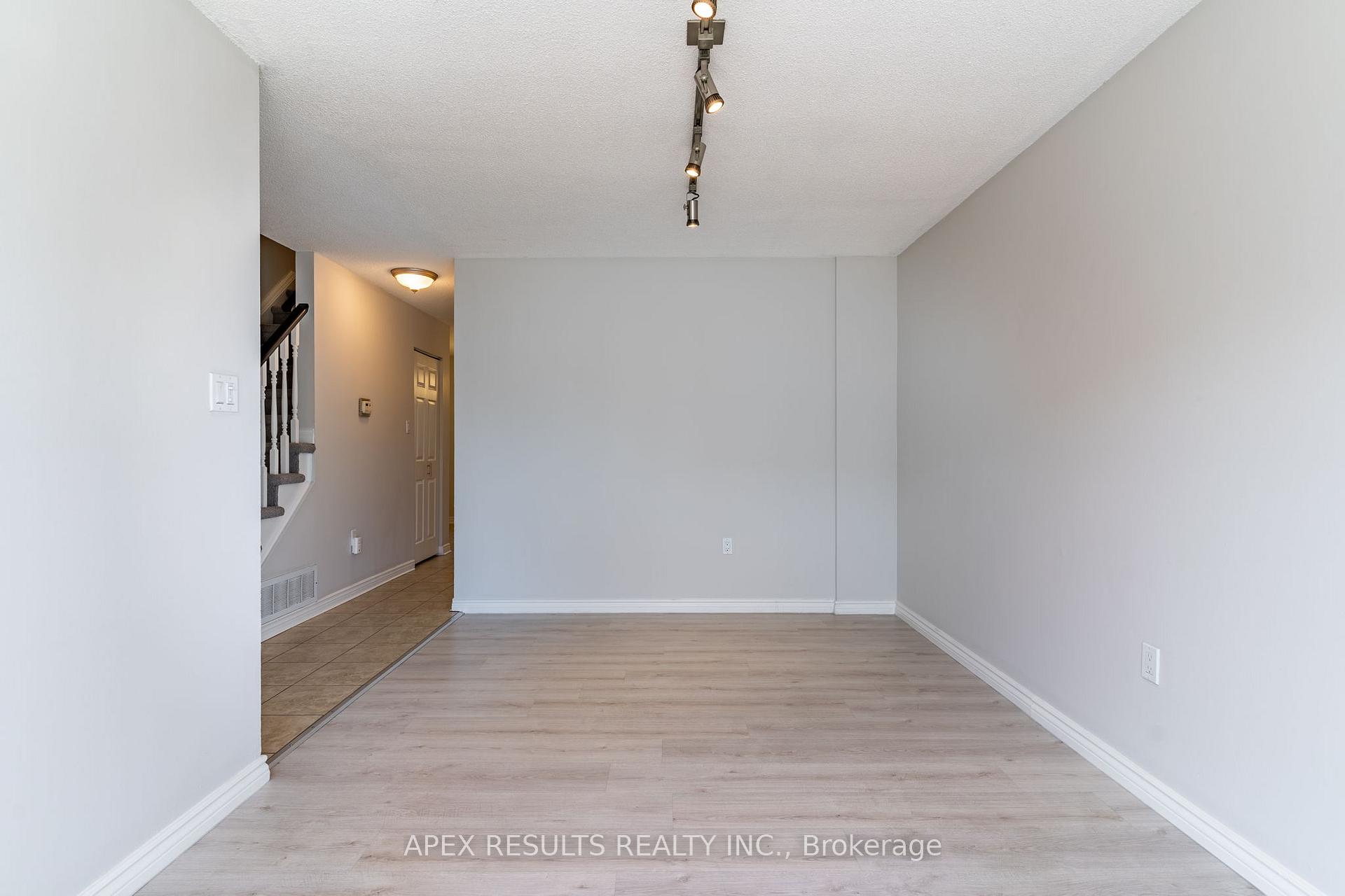 Photo 4 of 563 James Street N, Hamilton, North End — HOMEH