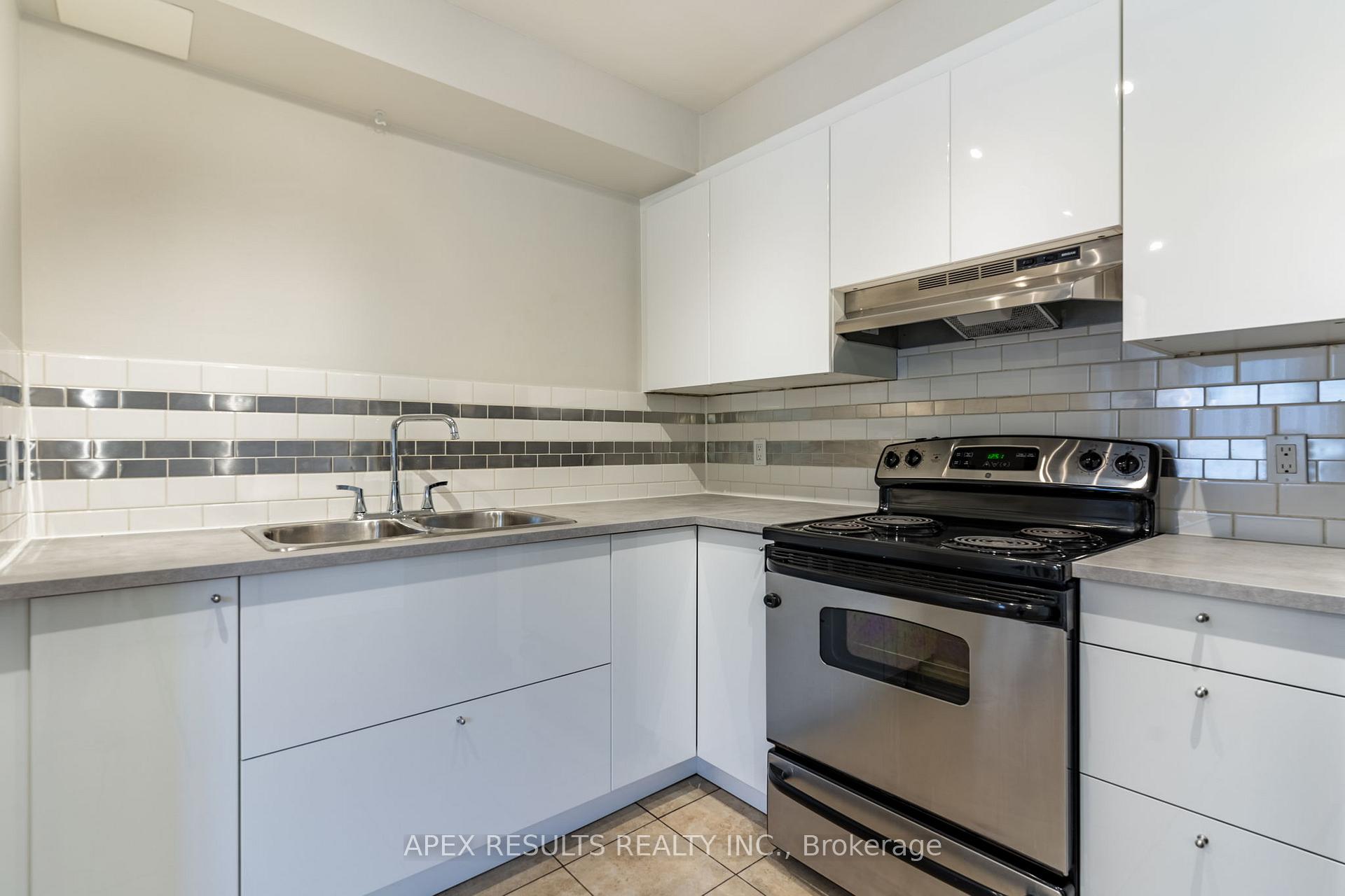 Photo 8 of 563 James Street N, Hamilton, North End — HOMEH