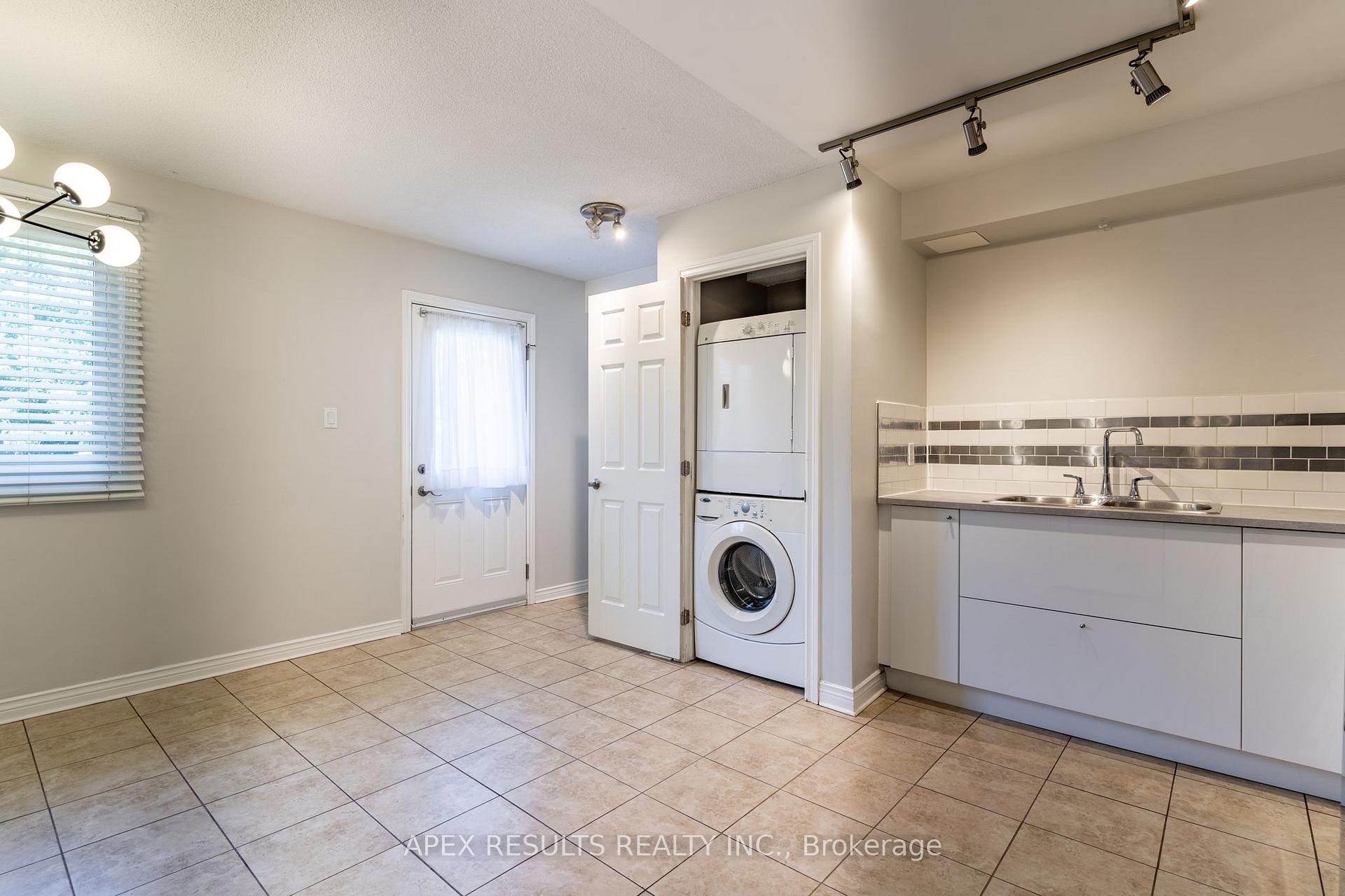 Photo 24 of 563 James Street N, Hamilton, North End — HOMEH