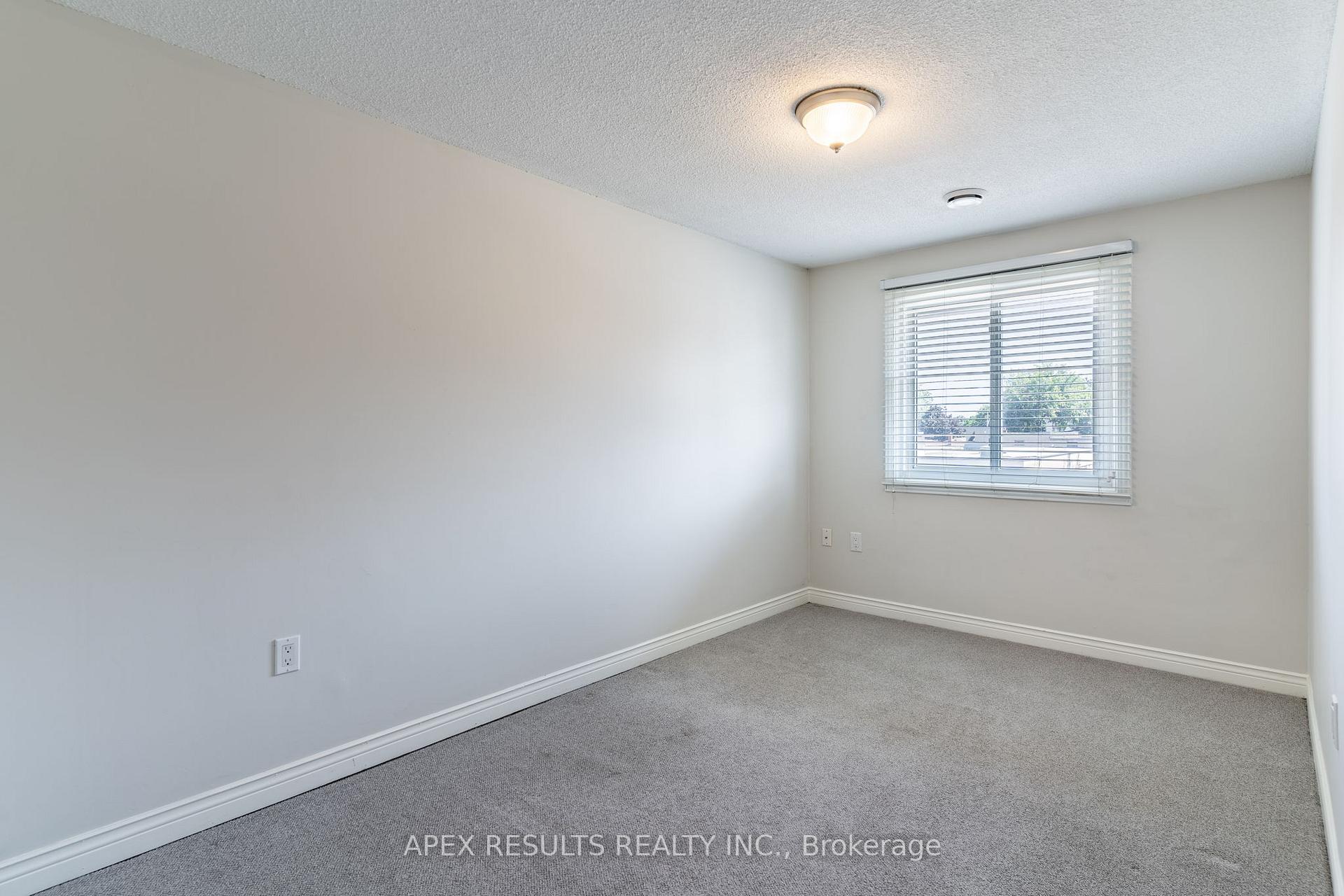 Photo 19 of 563 James Street N, Hamilton, North End — HOMEH