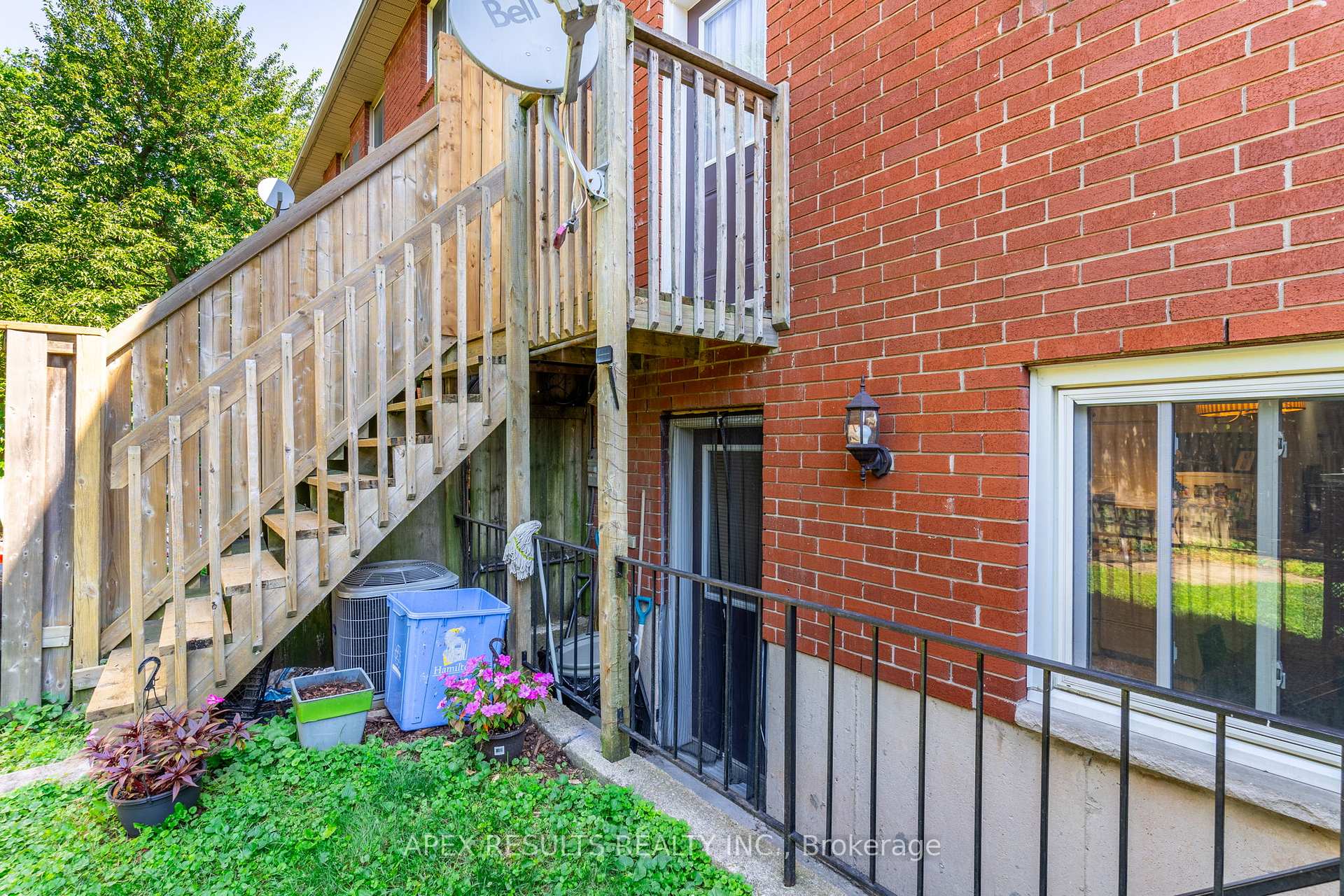 Photo 35 of 563 James Street N, Hamilton, North End — HOMEH
