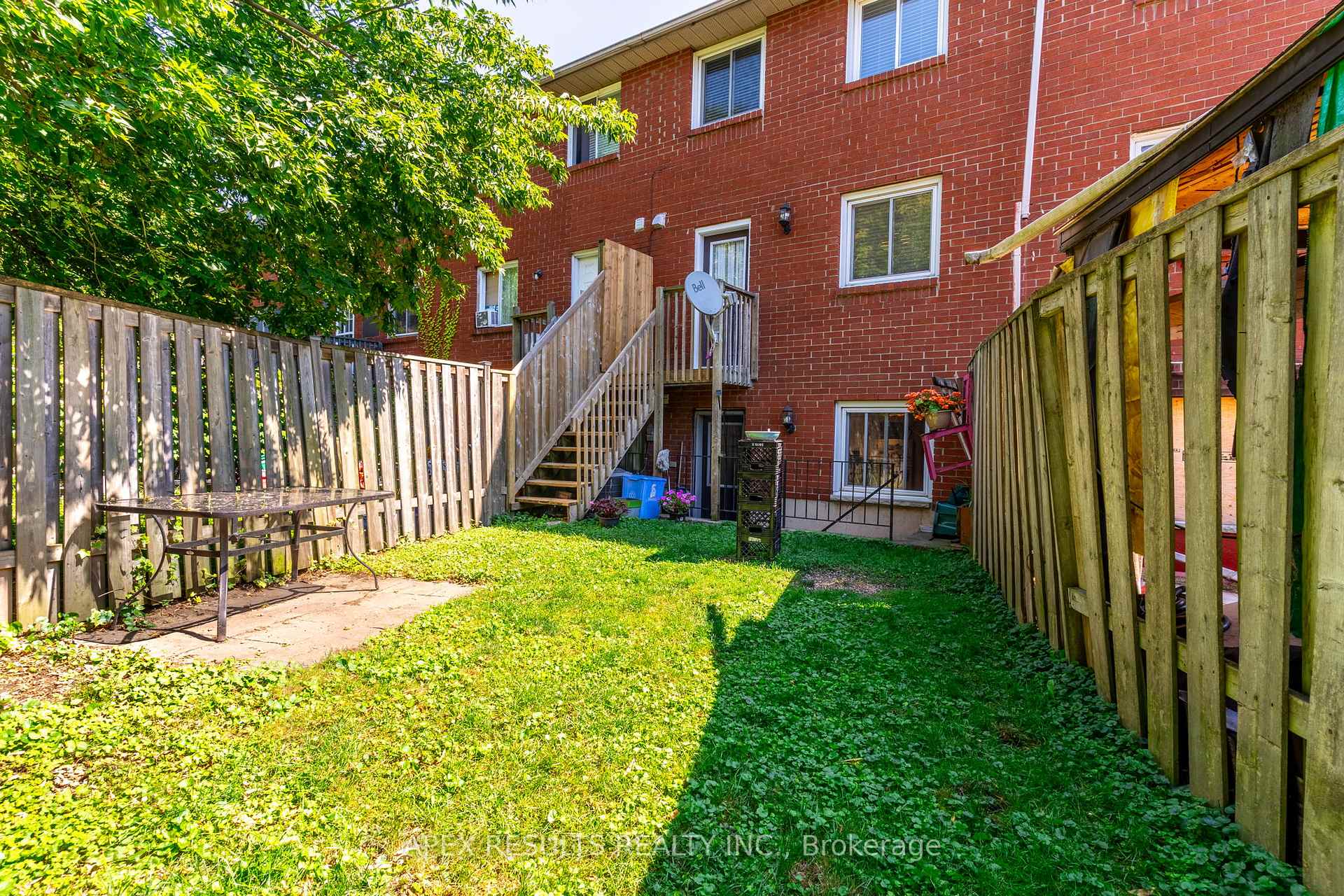 Photo 31 of 563 James Street N, Hamilton, North End — HOMEH