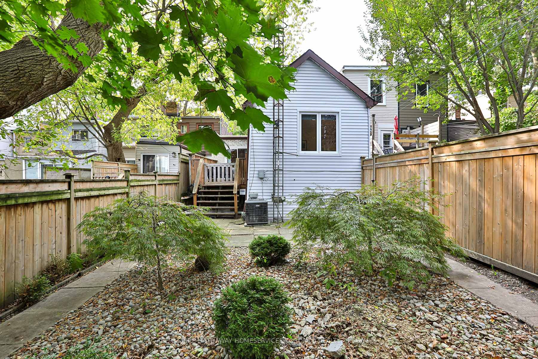 Photo 5 of 43 Golfview Avenue, Toronto, East End-Danforth — HOMEH