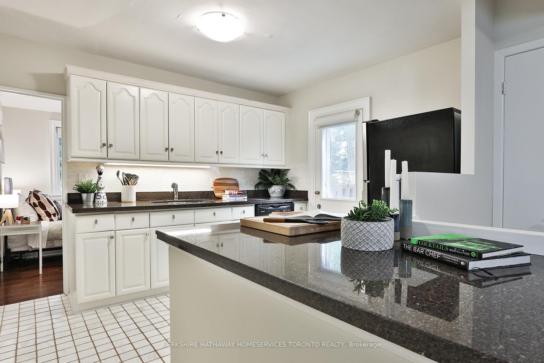 Photo 14 of 43 Golfview Avenue, Toronto, East End-Danforth — HOMEH