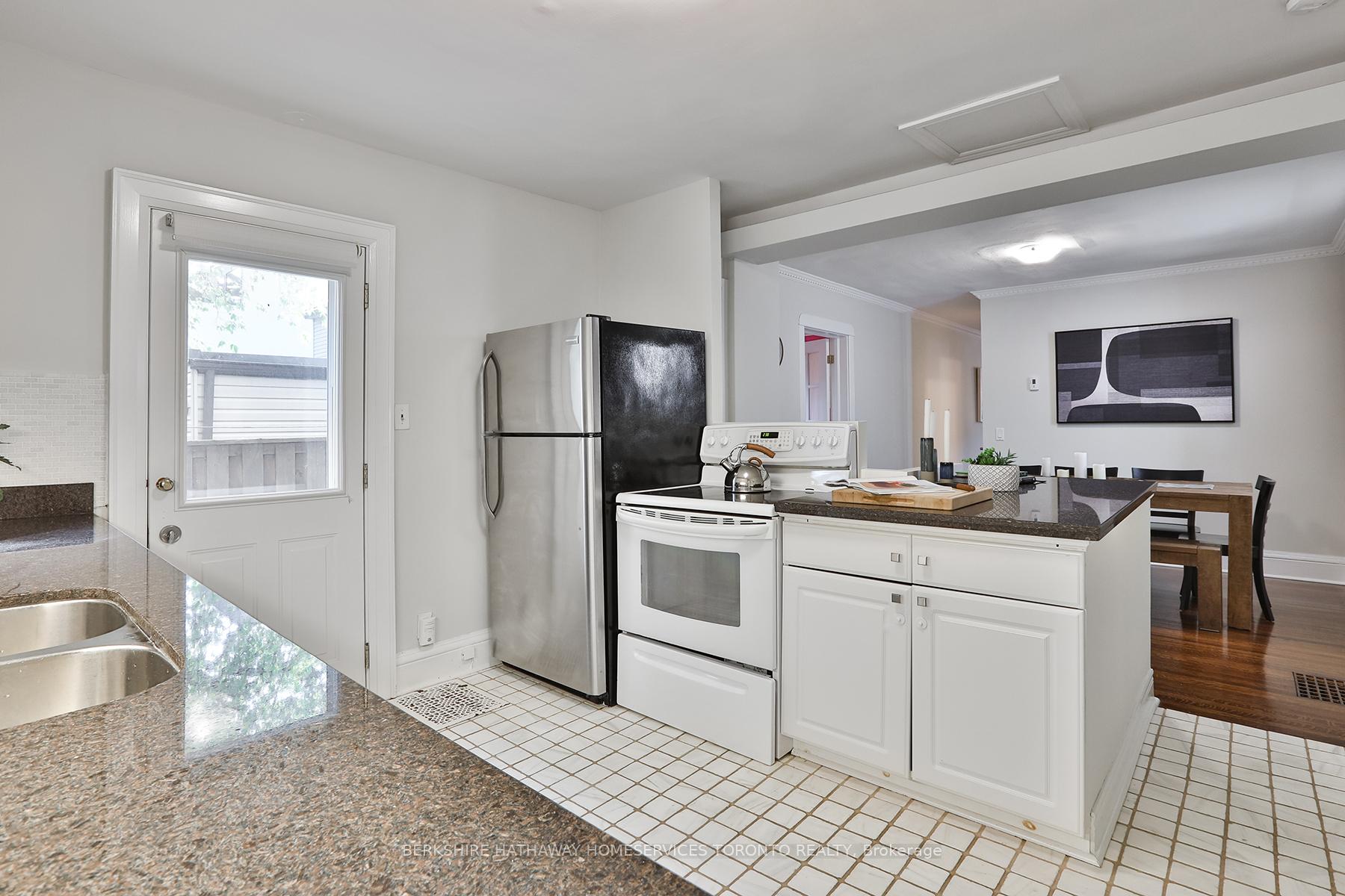 Photo 21 of 43 Golfview Avenue, Toronto, East End-Danforth — HOMEH