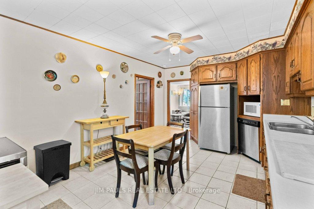 Photo 13 of 40 Union Street, Hamilton, Waterdown — HOMEH