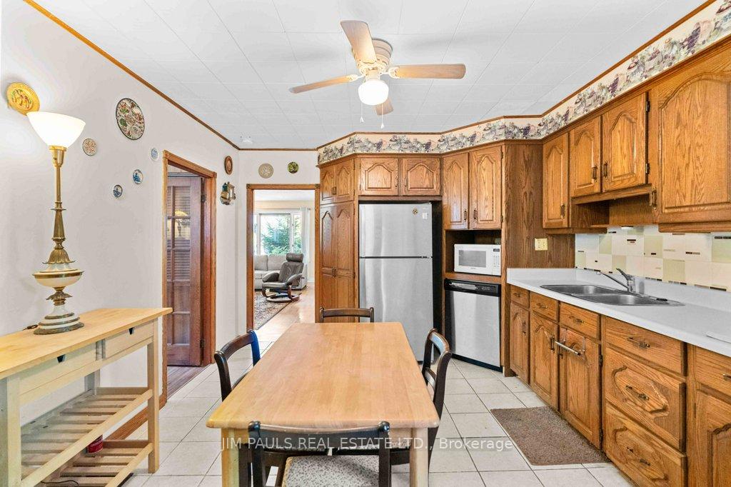Photo 16 of 40 Union Street, Hamilton, Waterdown — HOMEH