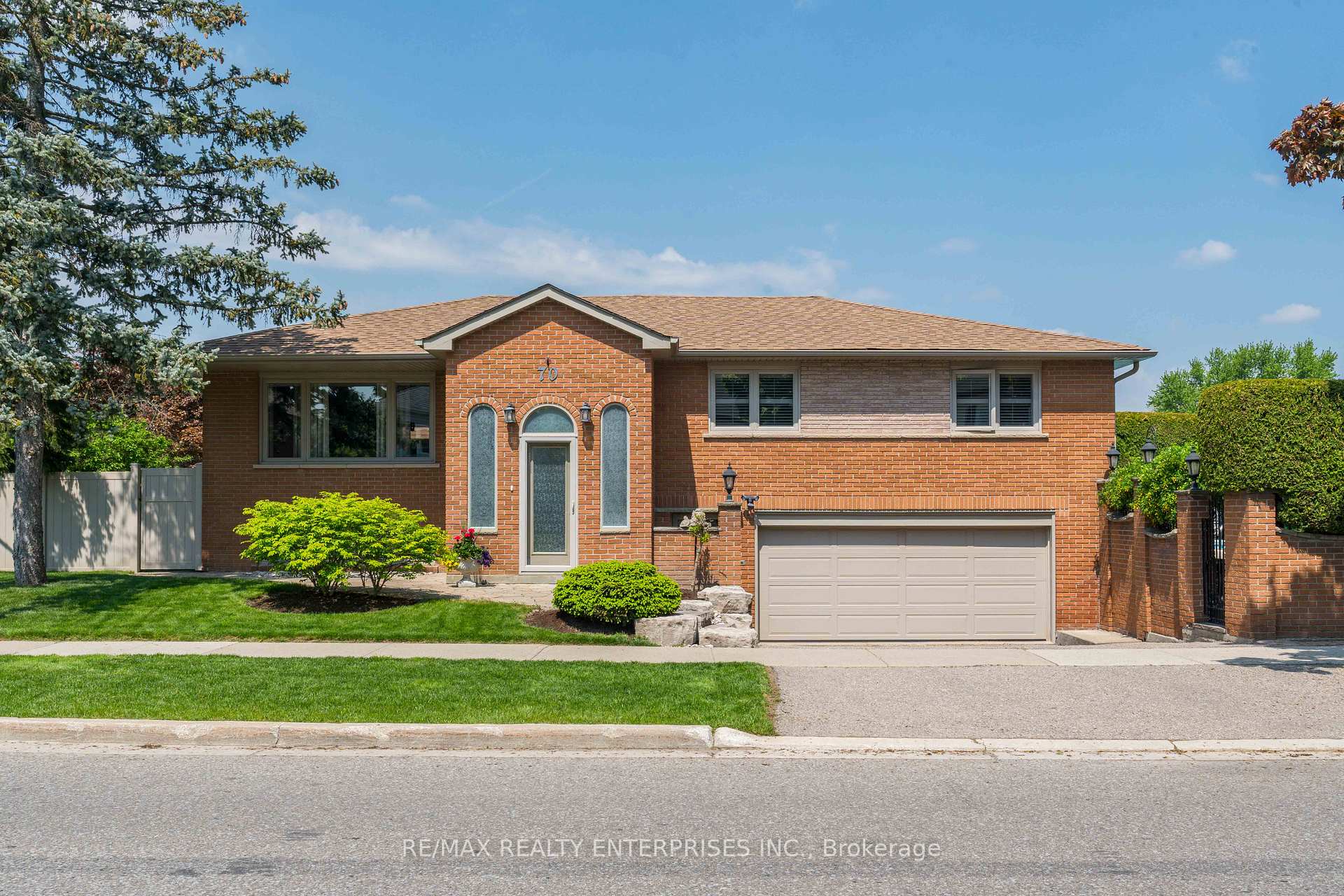 Photo 1 of 70 English Street, Brampton, Brampton West — HOMEH