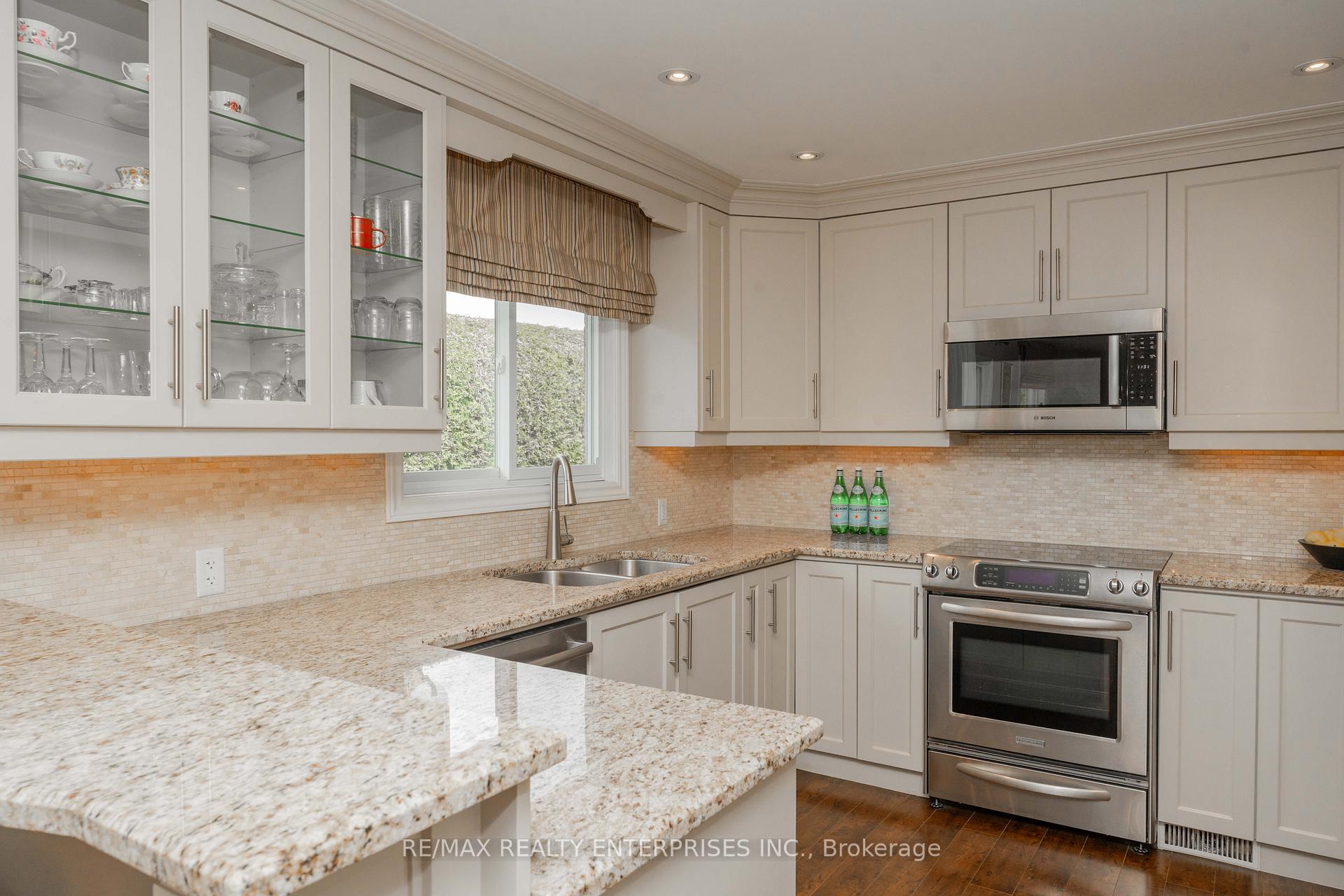 Photo 12 of 70 English Street, Brampton, Brampton West — HOMEH