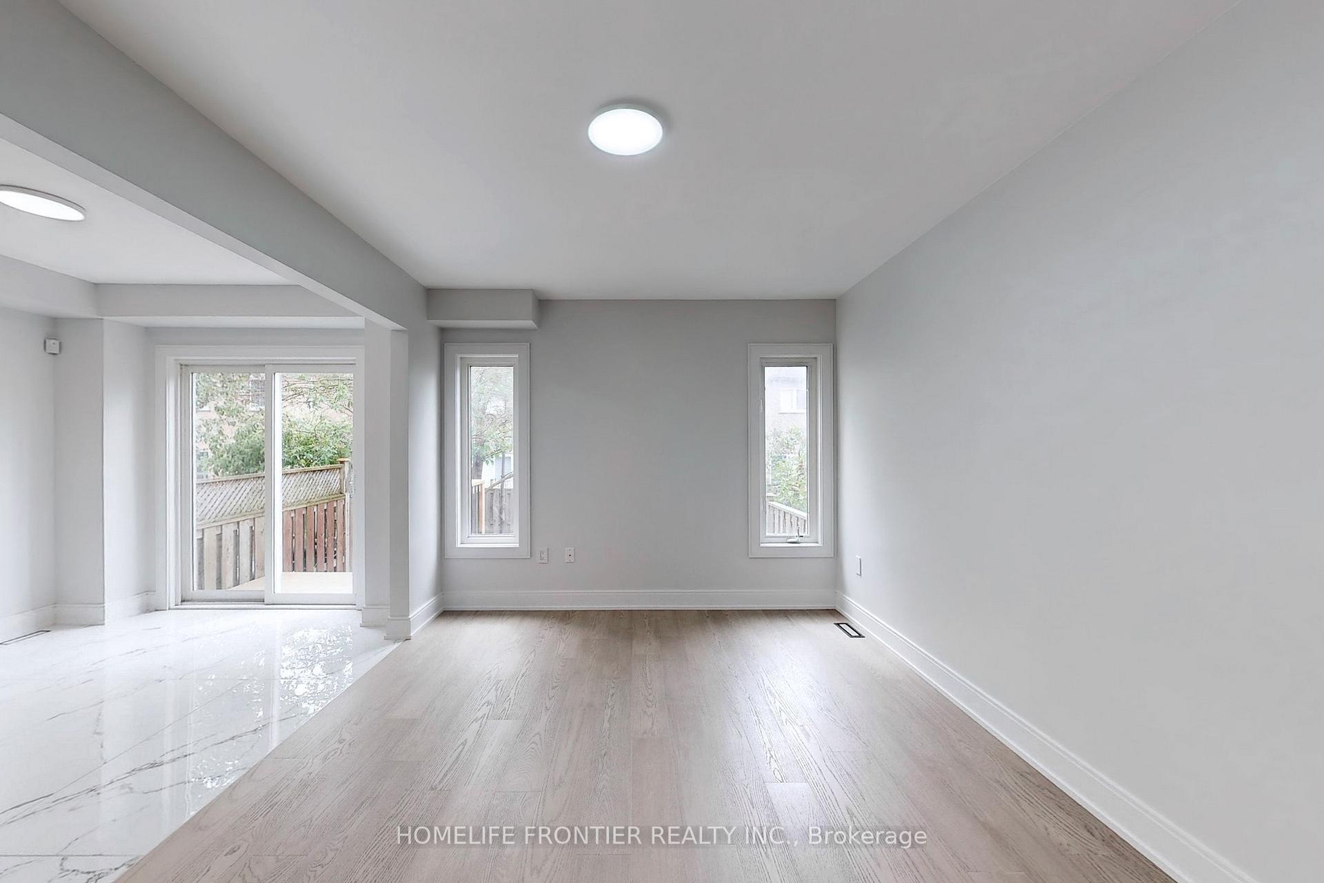 Photo 5 of 18 Oak Park Crescent, Vaughan, Rural Vaughan — HOMEH