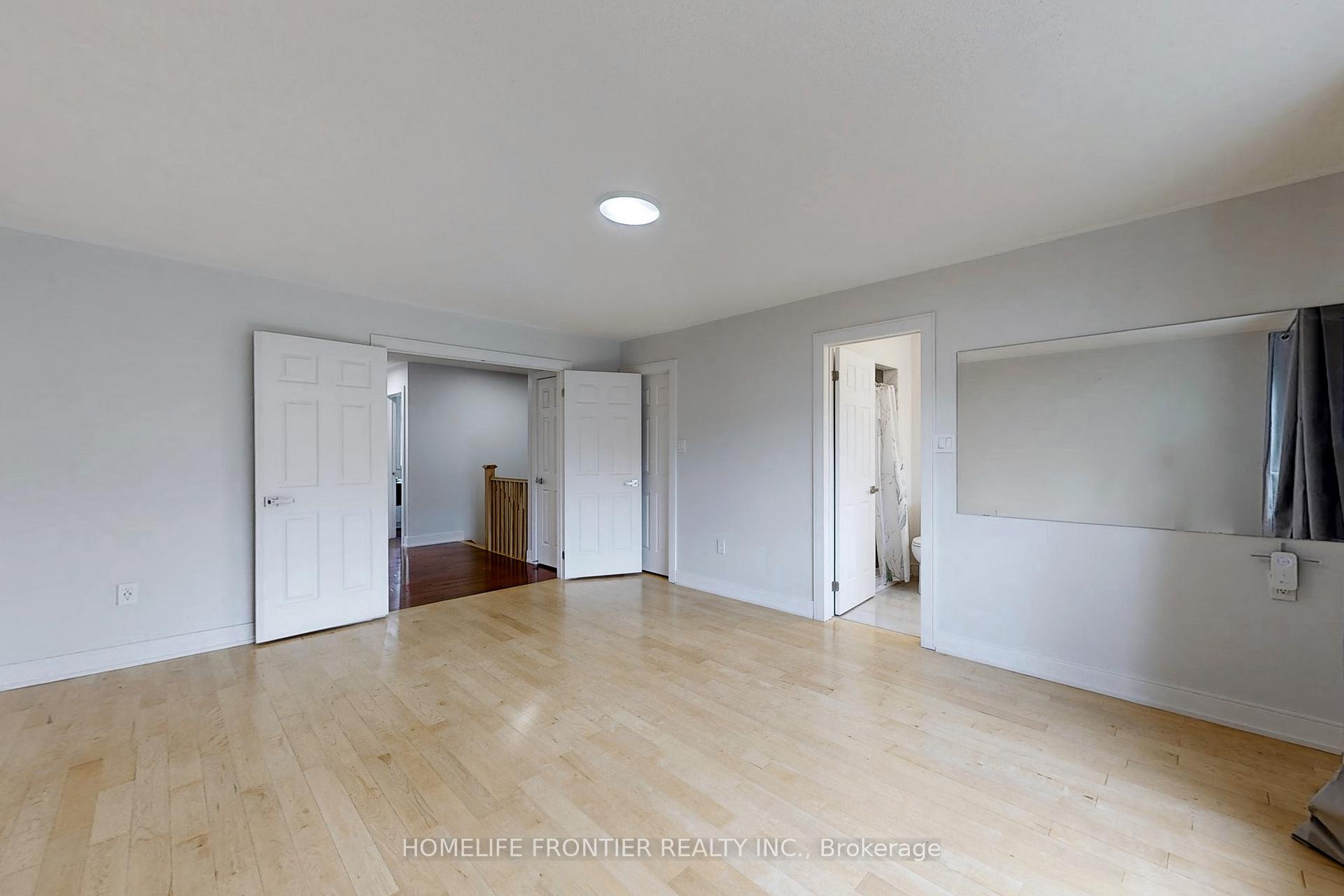 Photo 22 of 18 Oak Park Crescent, Vaughan, Rural Vaughan — HOMEH
